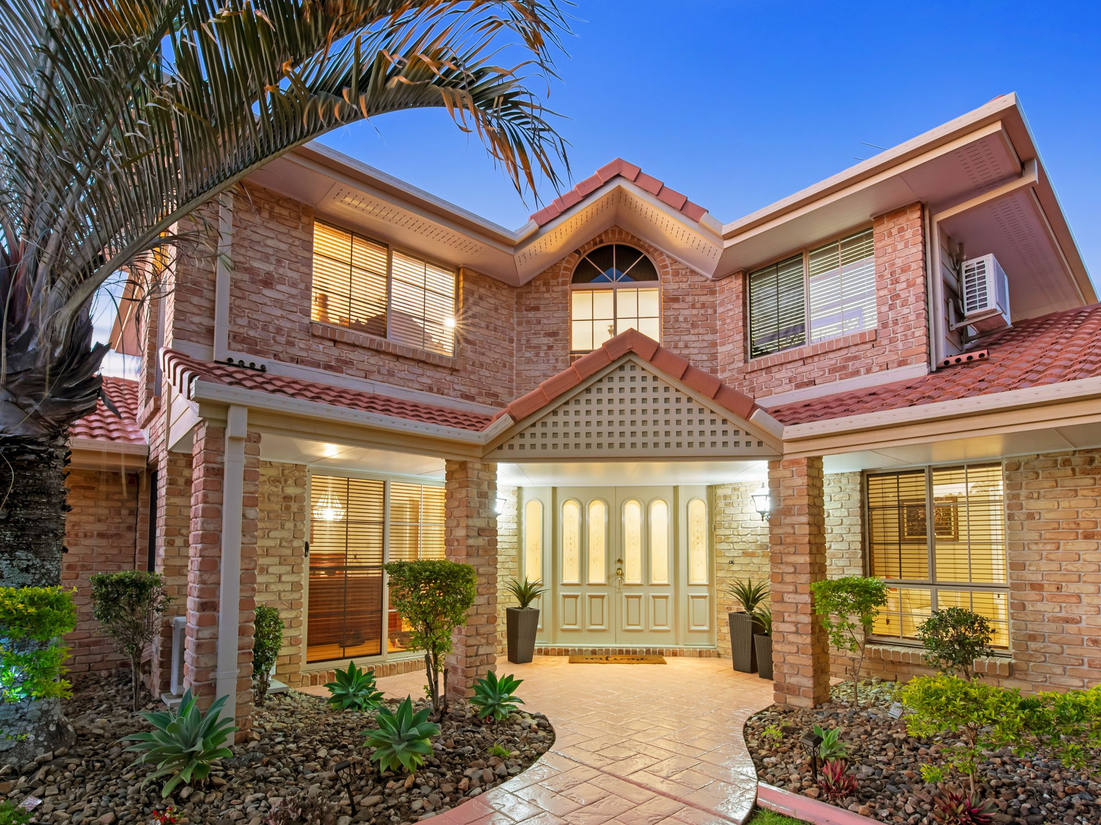 10 Rya Close — photo 3 of 17