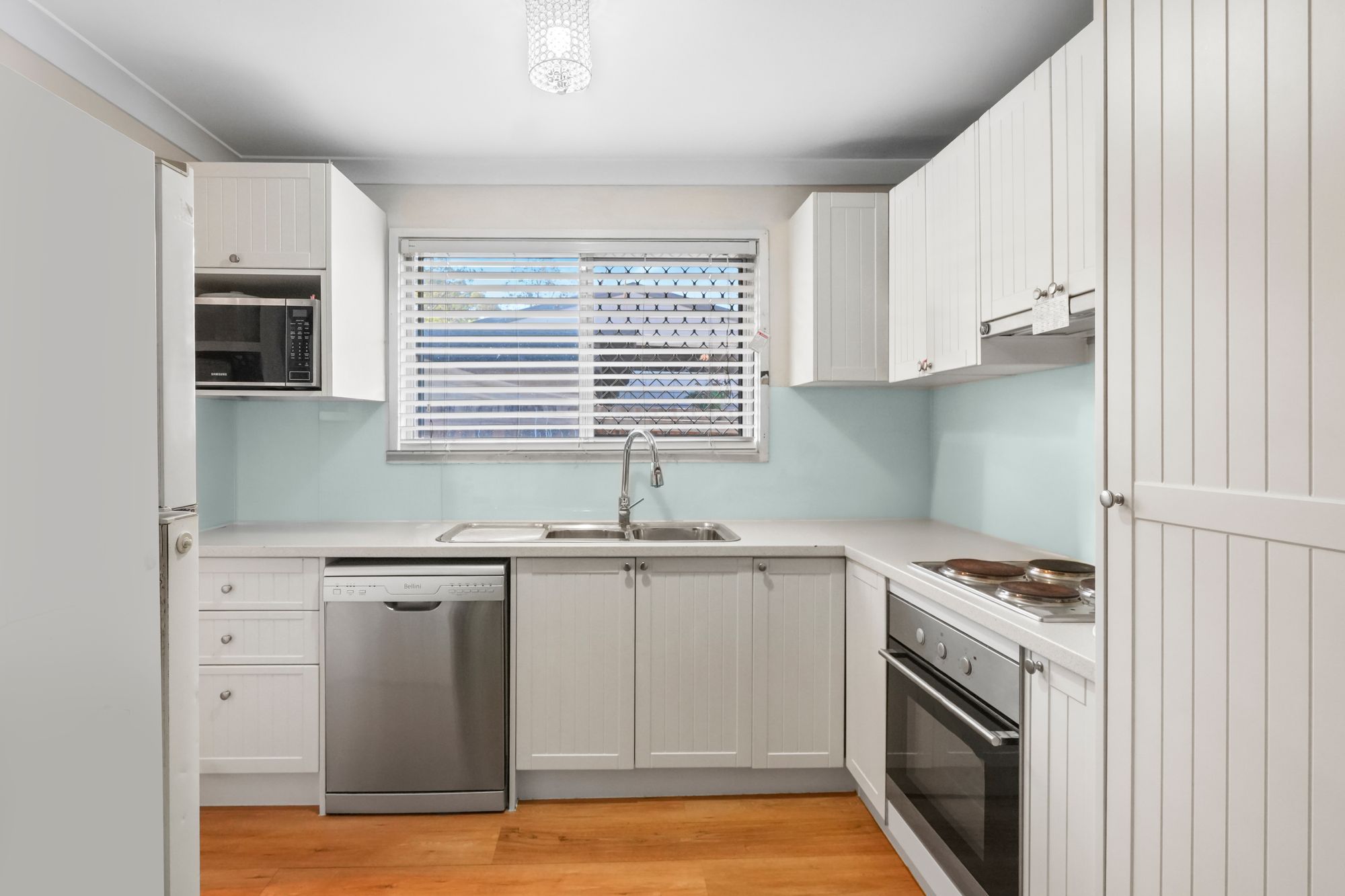 2 Sharon Drive — photo 6 of 20