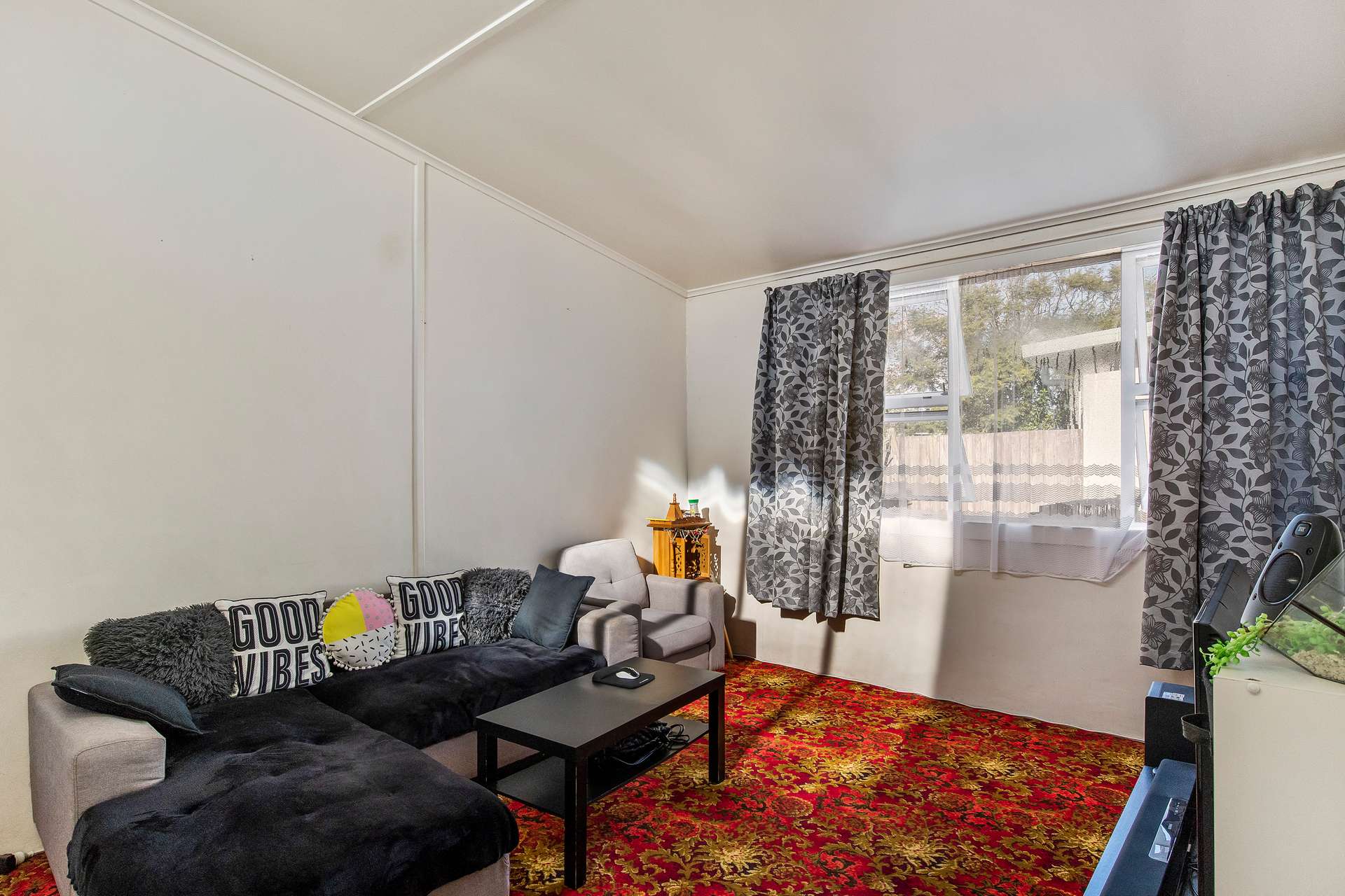 2/131 Carruth Road photo 2