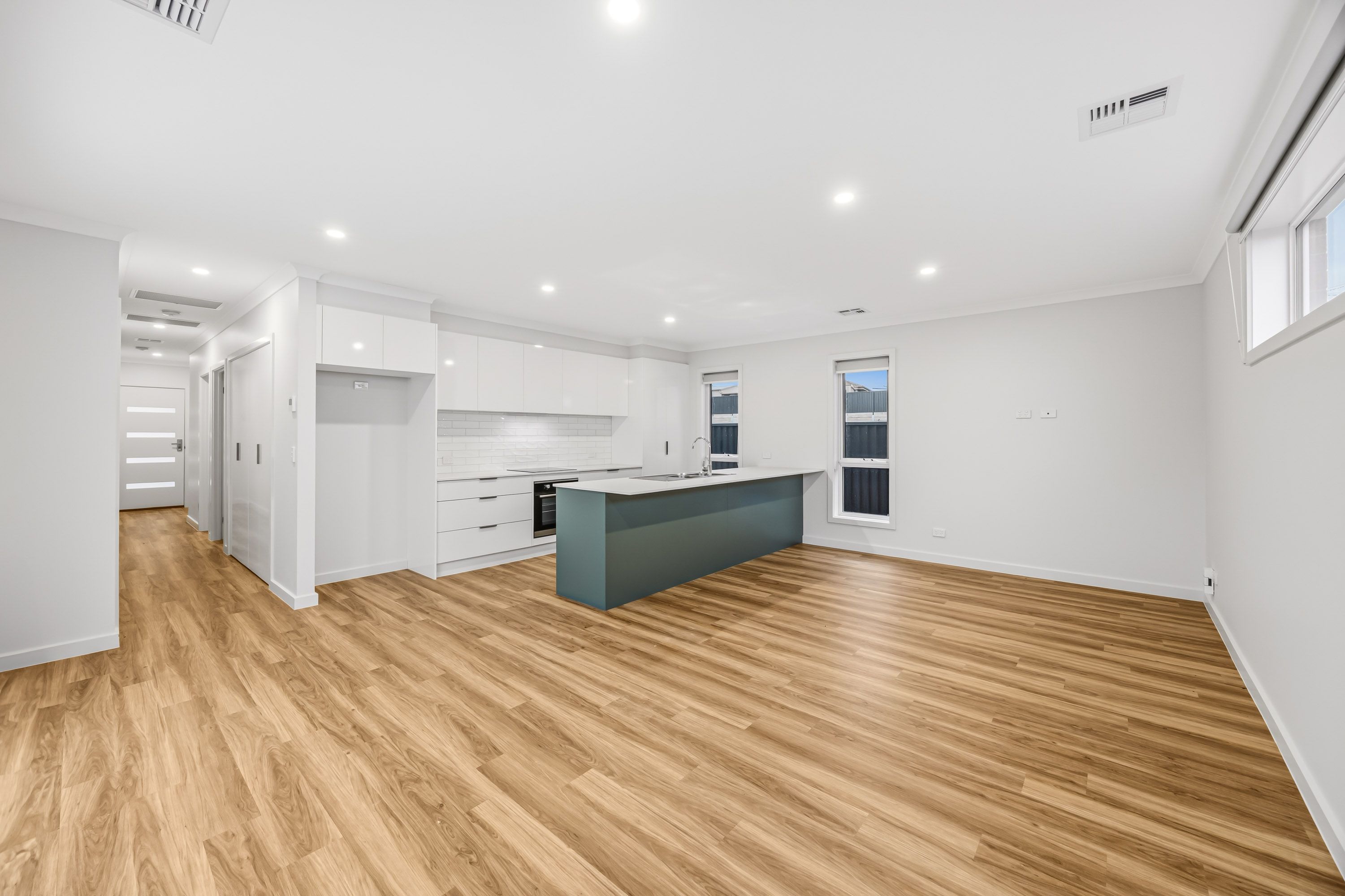 8 Miners Crescent, Ballarat East, VIC 3350