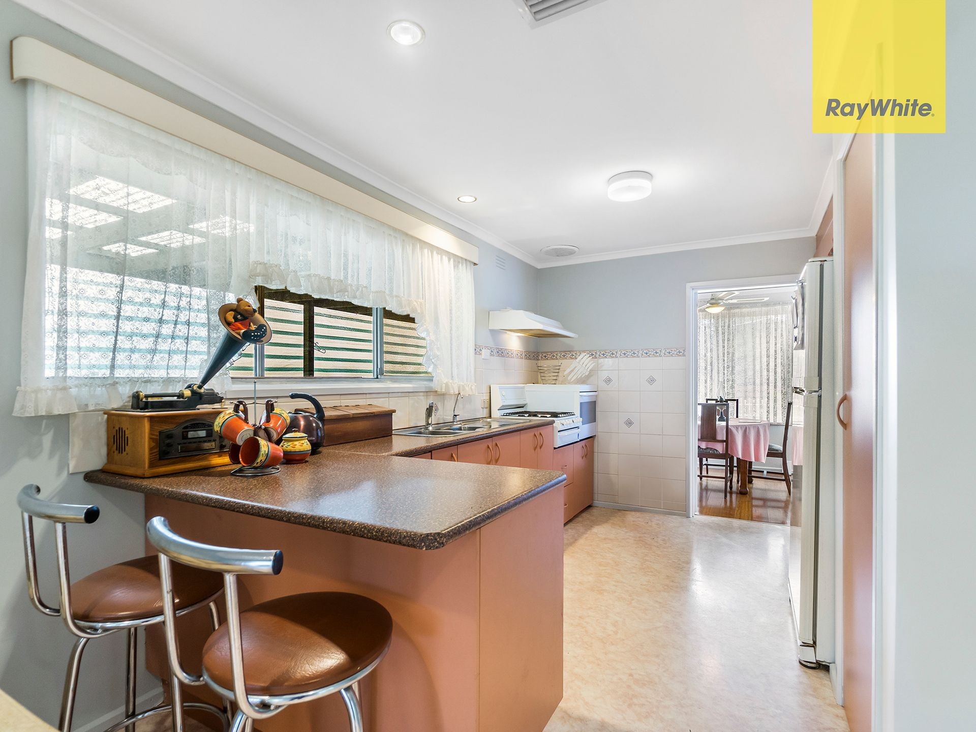 81 First Avenue, Melton South, VIC 3338