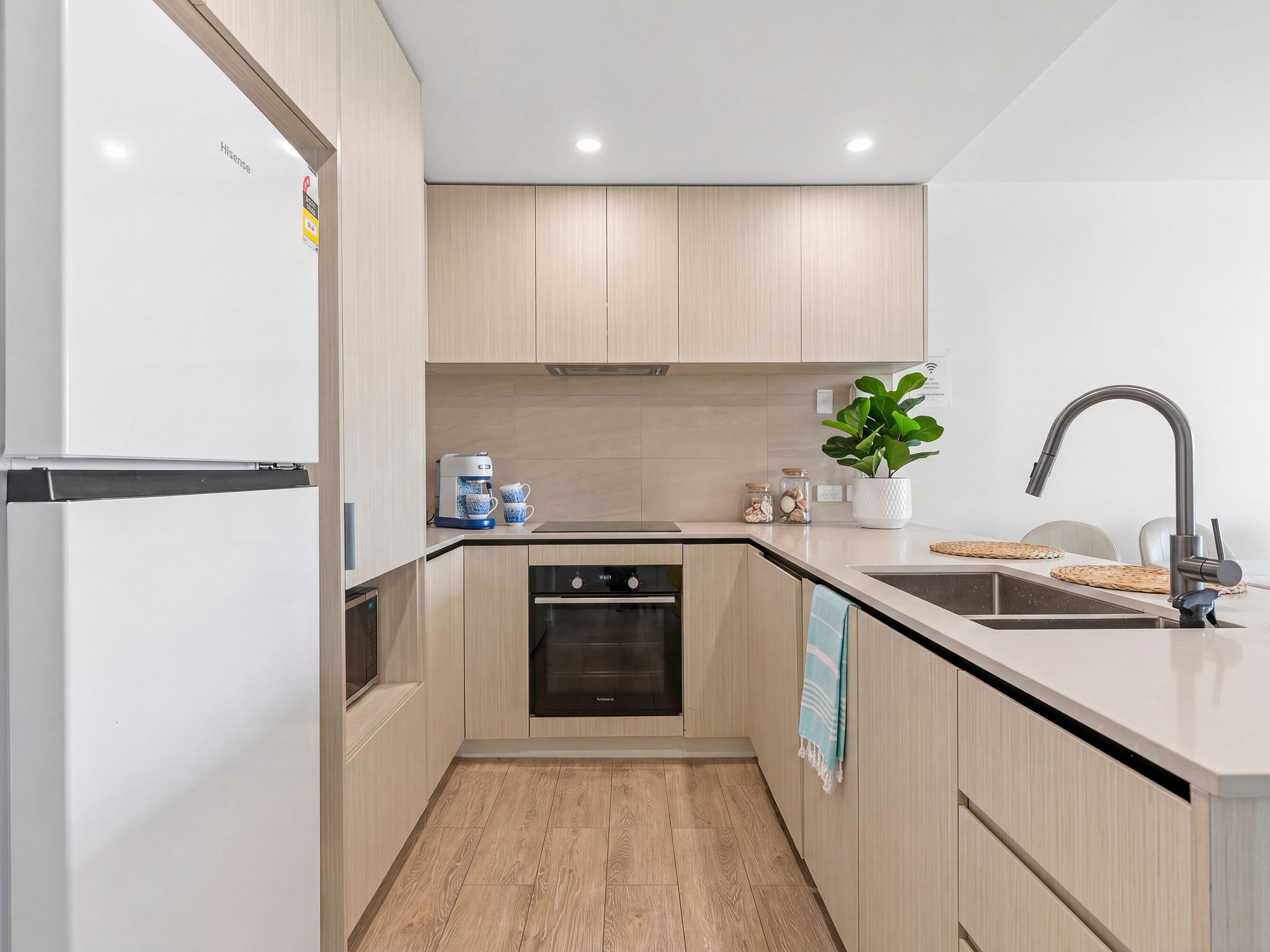 5346 Harbourview Drive — photo 3 of 9