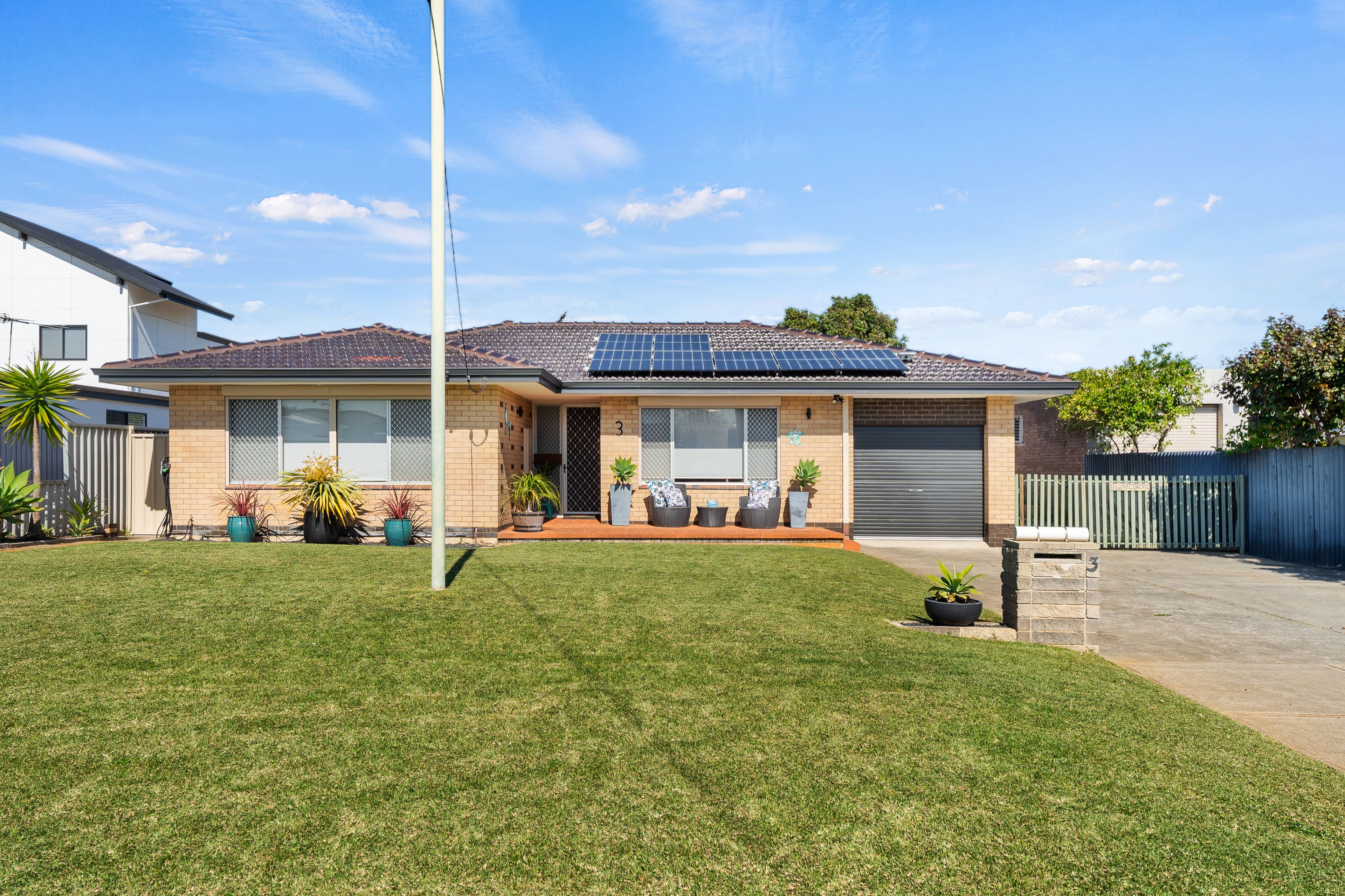 3 EDGEWATER Road, Safety Bay, WA 6169