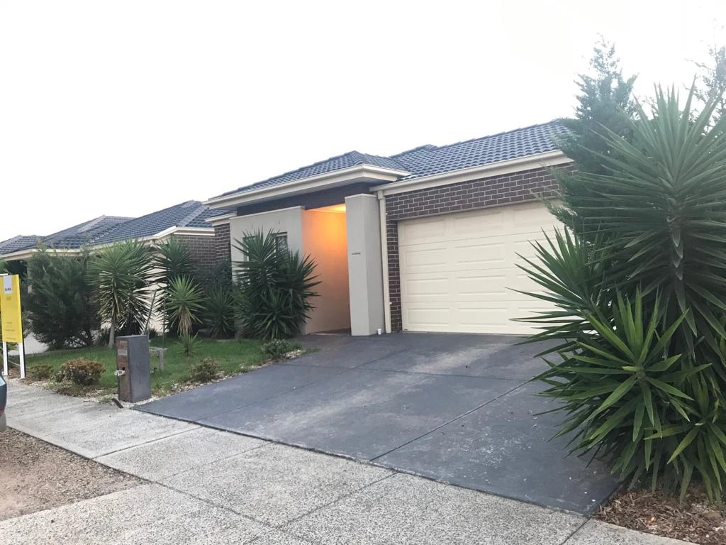 61 Tamborine Avenue, Point Cook, VIC 3030