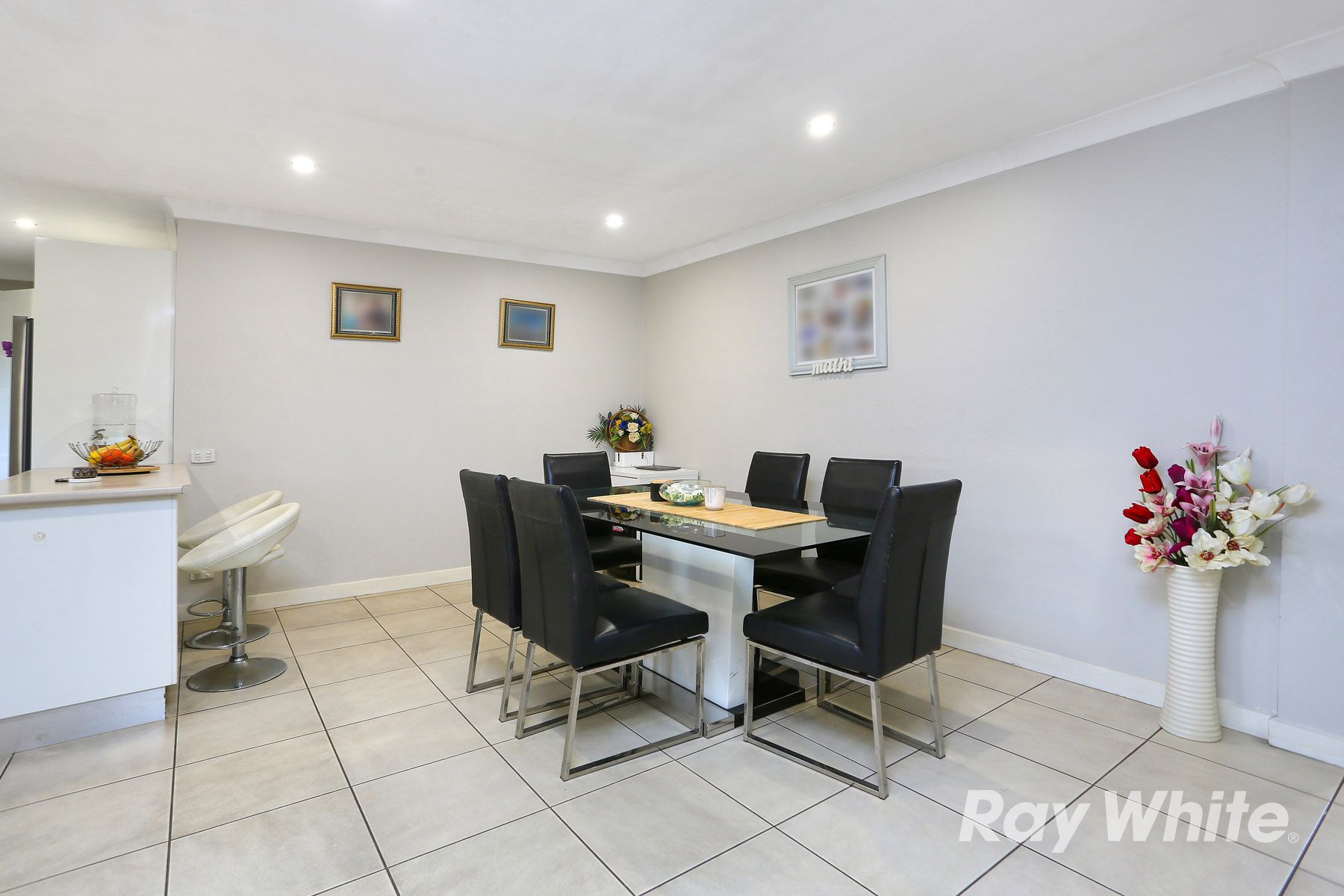 6 Coolong Crescent — photo 3 of 12