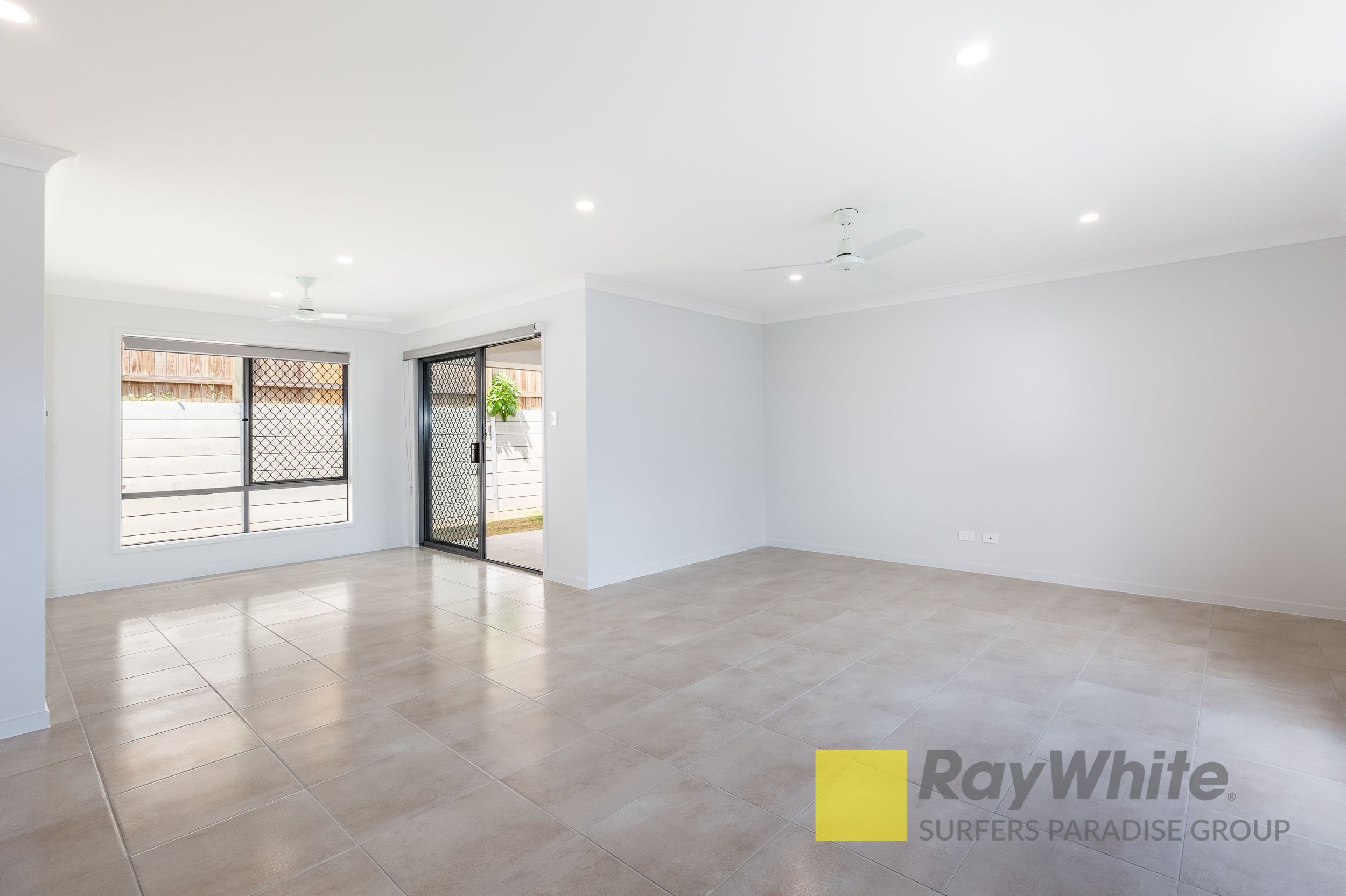 7 Midnight Crescent, SPRING MOUNTAIN, QLD 4300