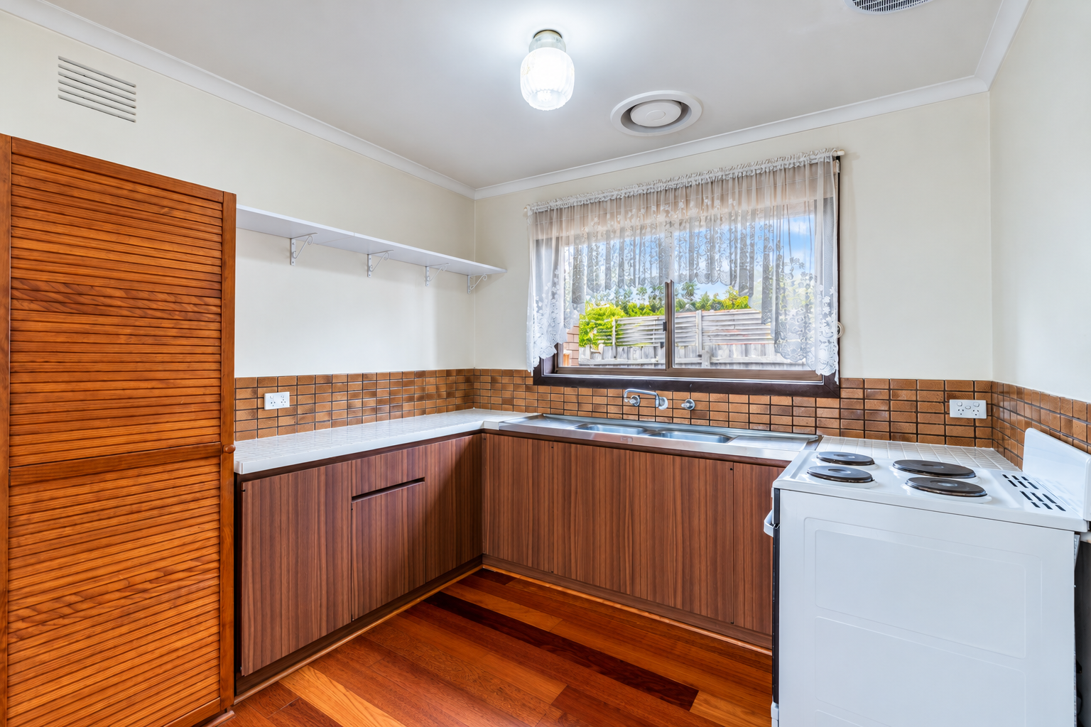 4/30 Madeleine Road — photo 10 of 11