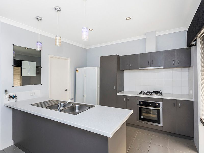 11 Carnation Street, Canning Vale WA 6155