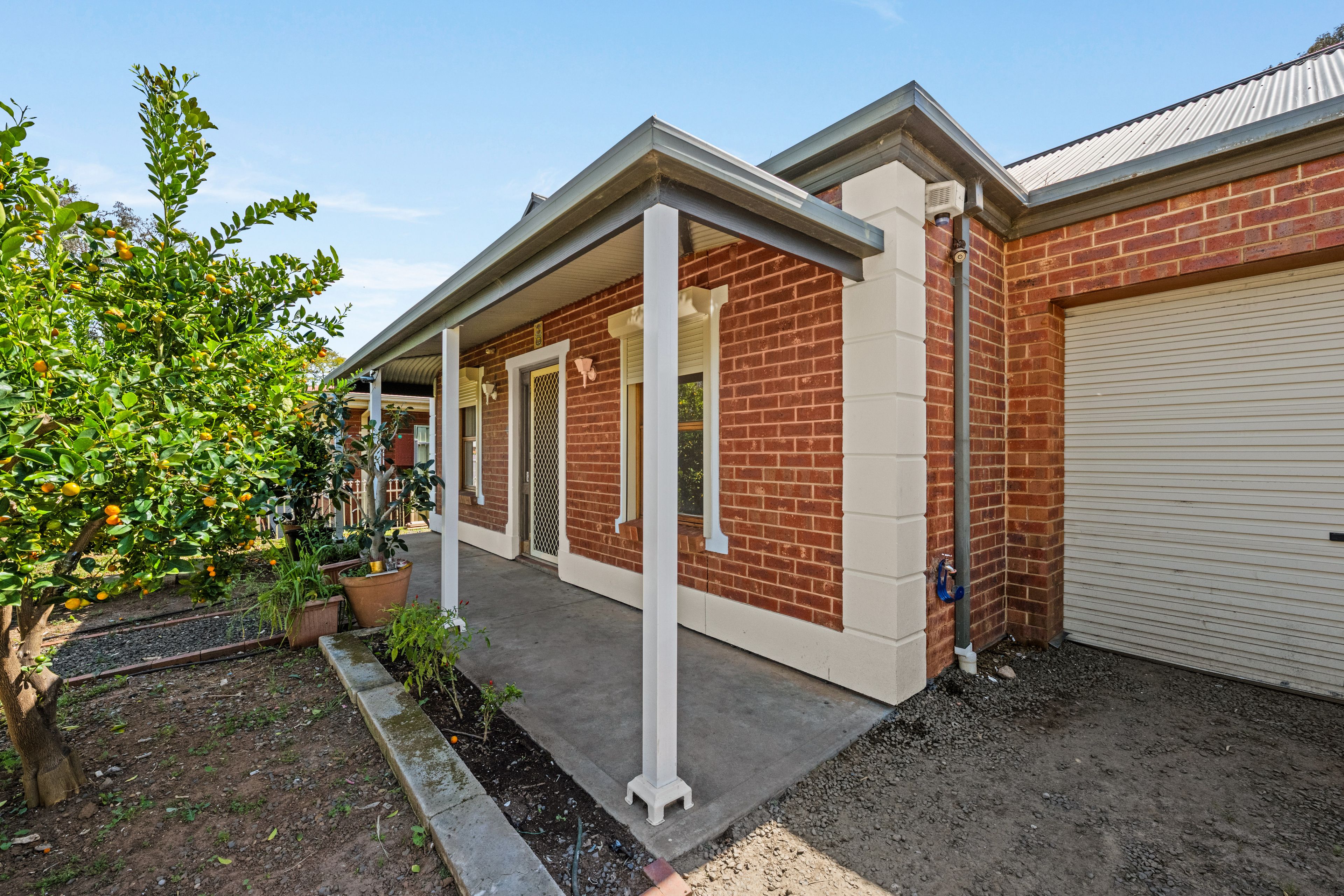55 Rolleston Avenue — photo 3 of 25