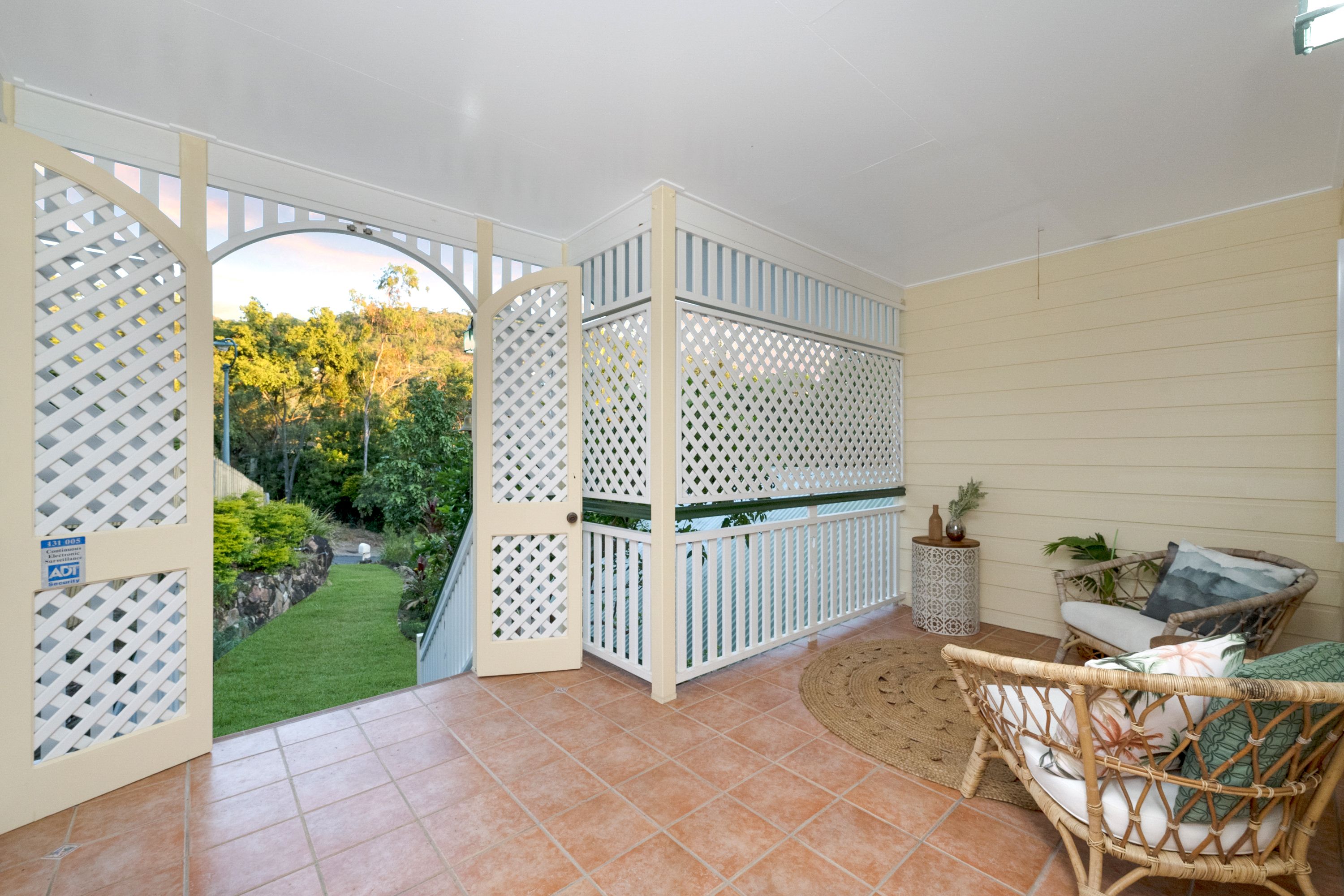 2 Woodlands Court, Castle Hill, QLD 4810
