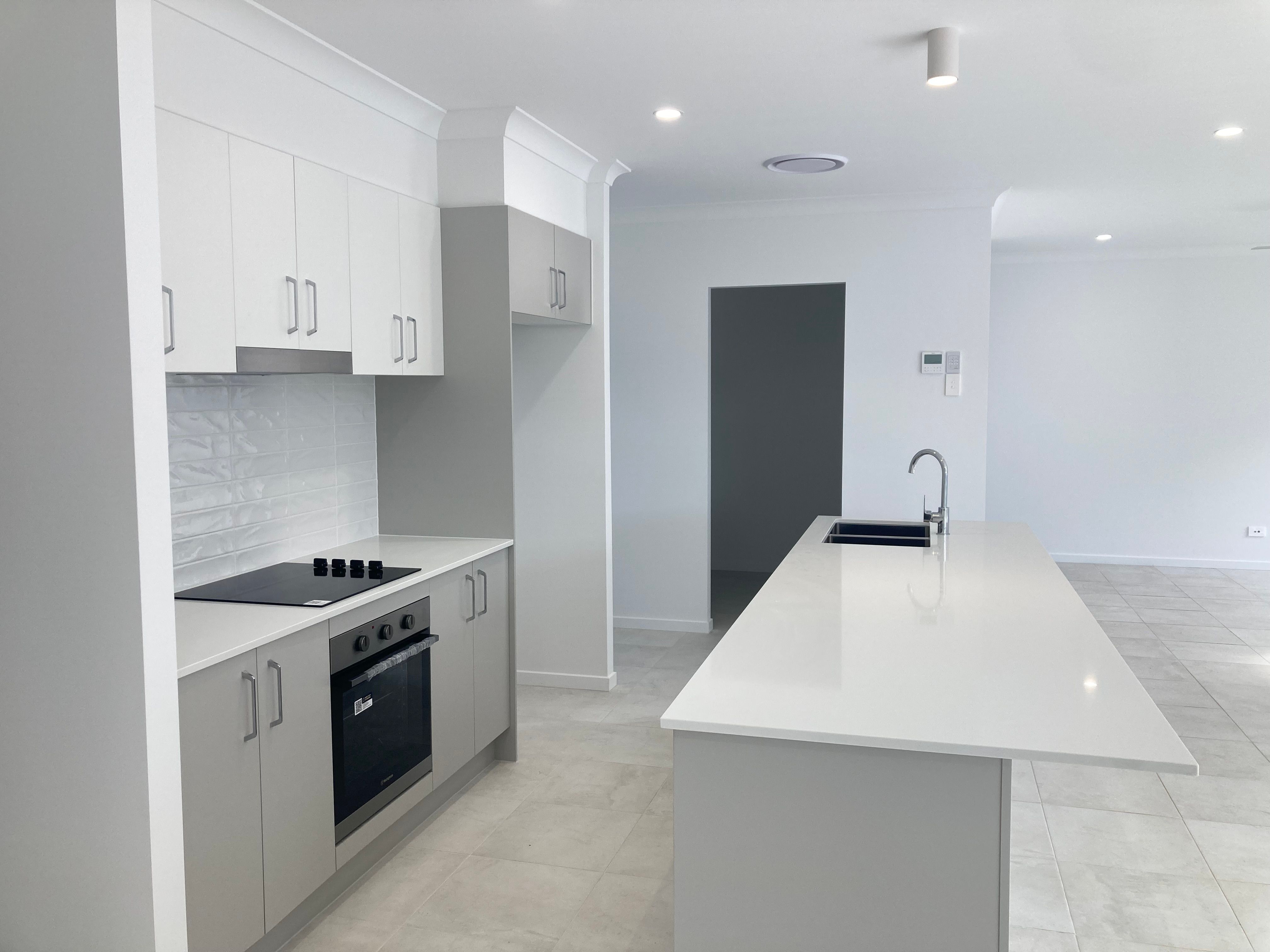 26 Lobella Crescent — photo 3 of 16