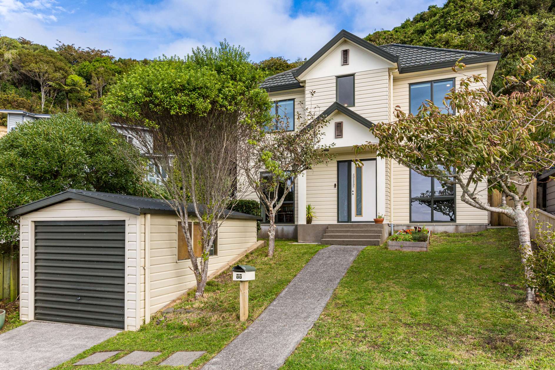 77 John Sims Drive photo 0
