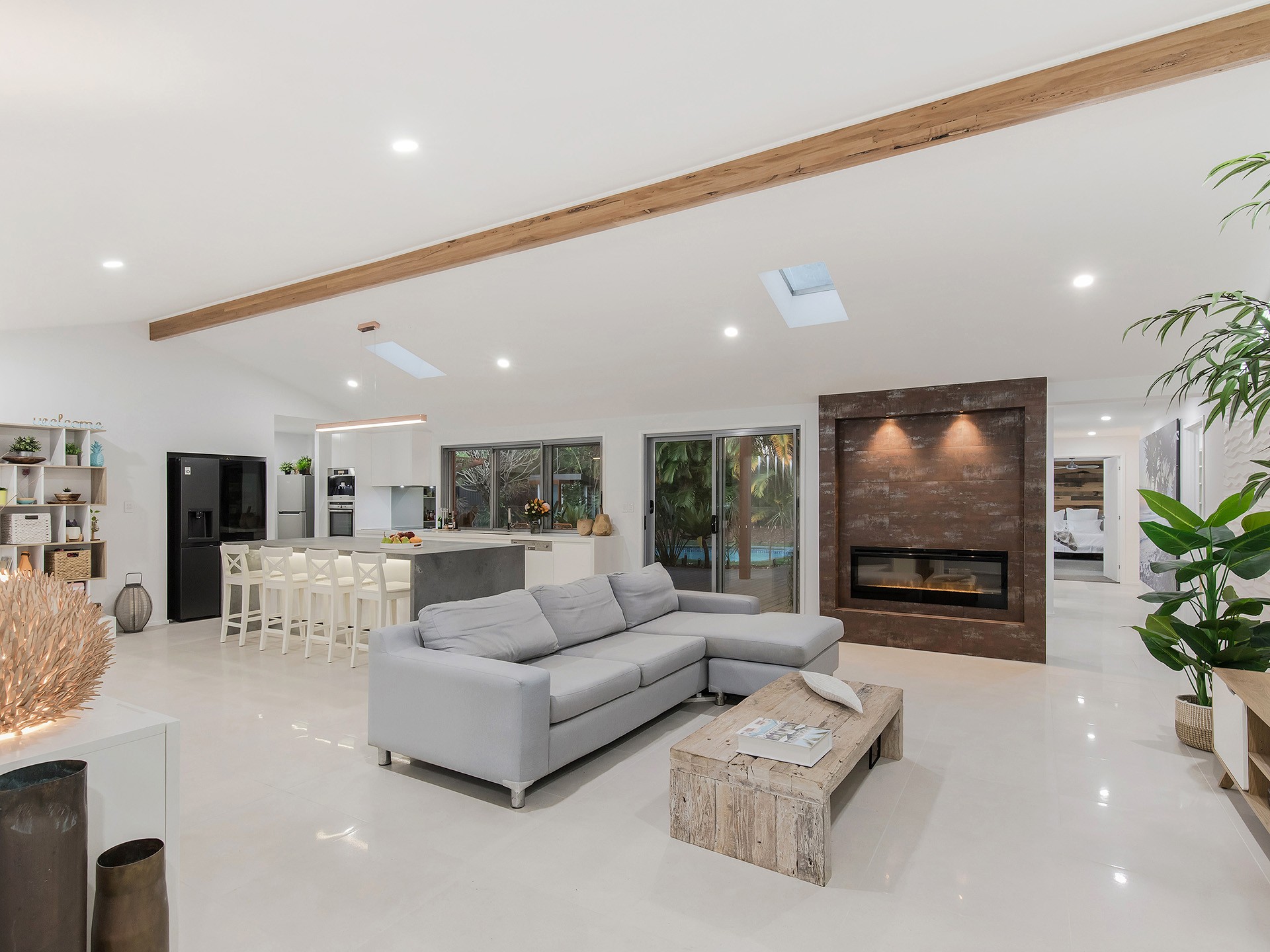 11 Karratha Court, Mermaid Waters, QLD 4218