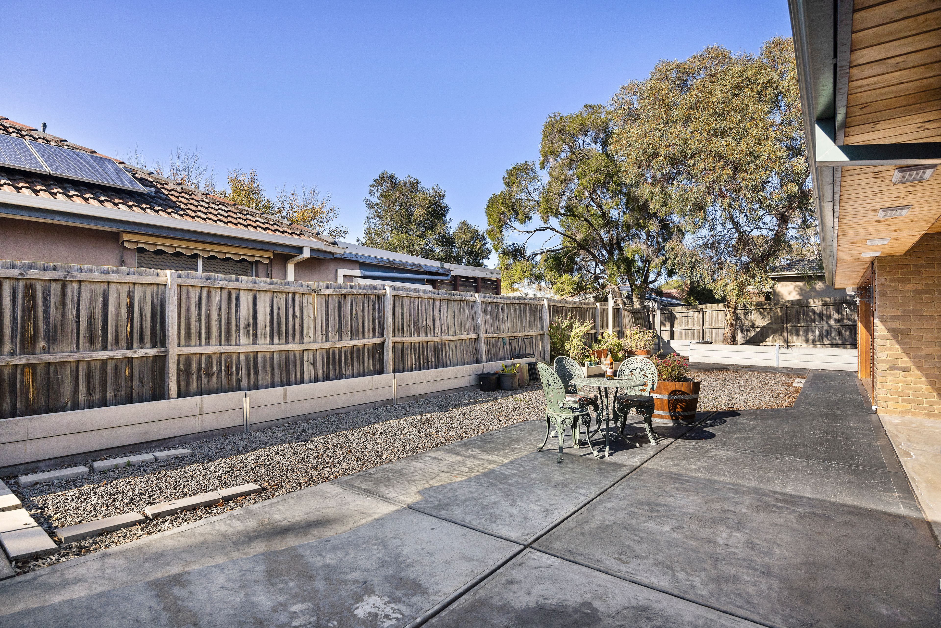 12 Mudie Avenue — photo 11 of 15