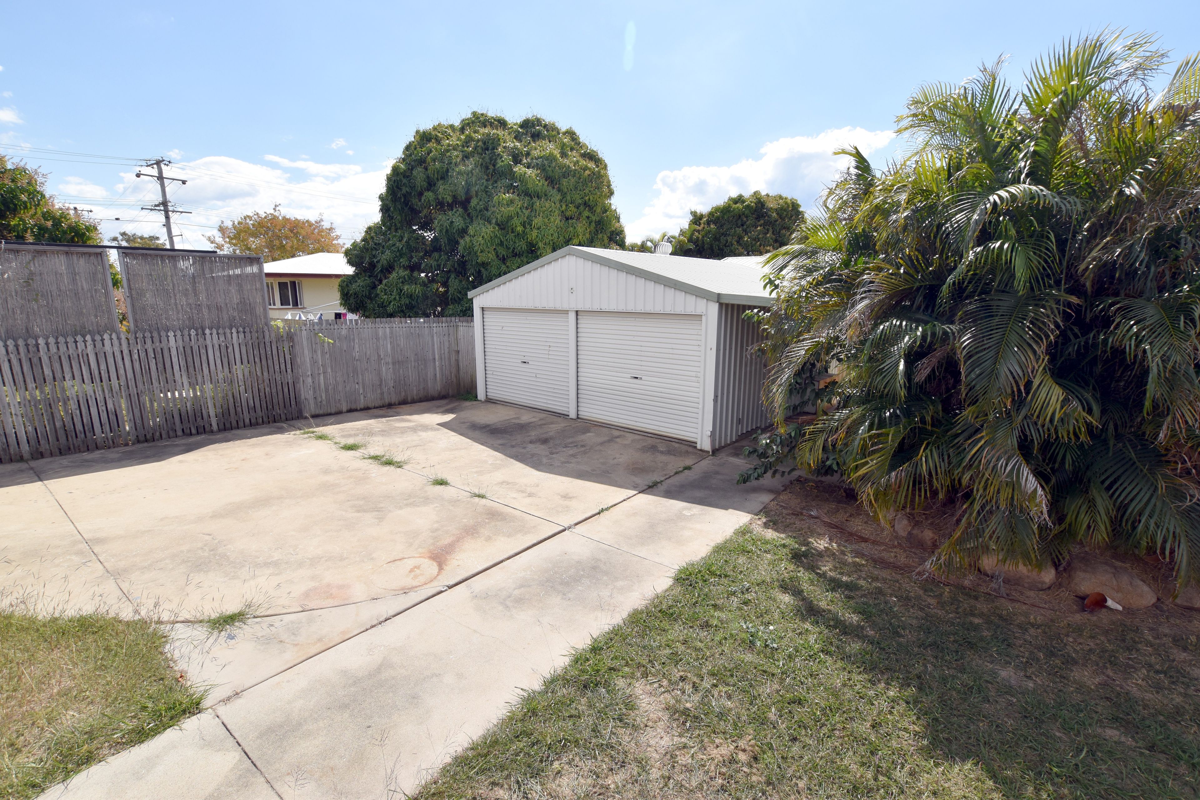 4 Smith Street, West Gladstone, QLD 4680