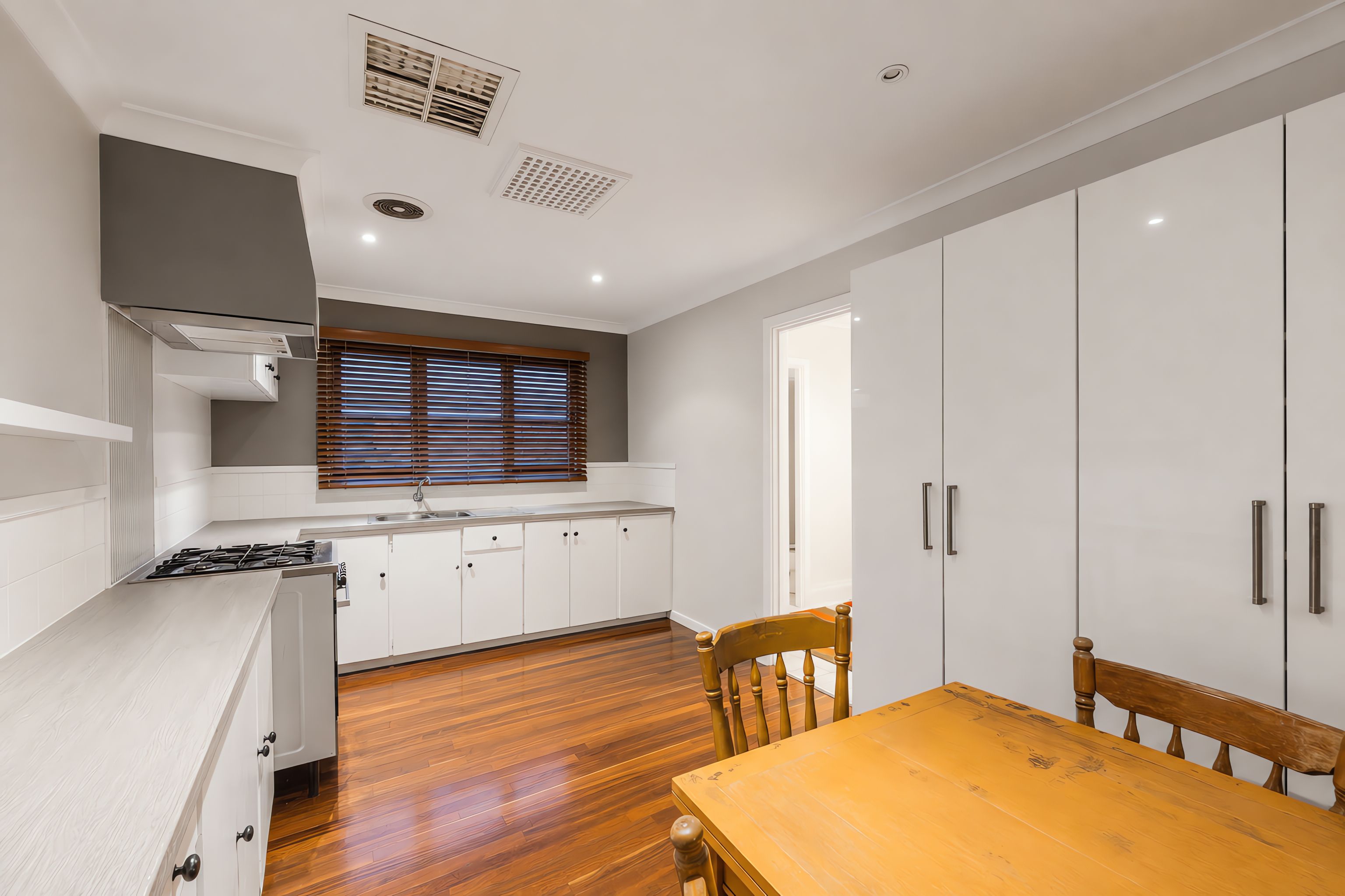 17 Tarrawan Road — photo 4 of 14