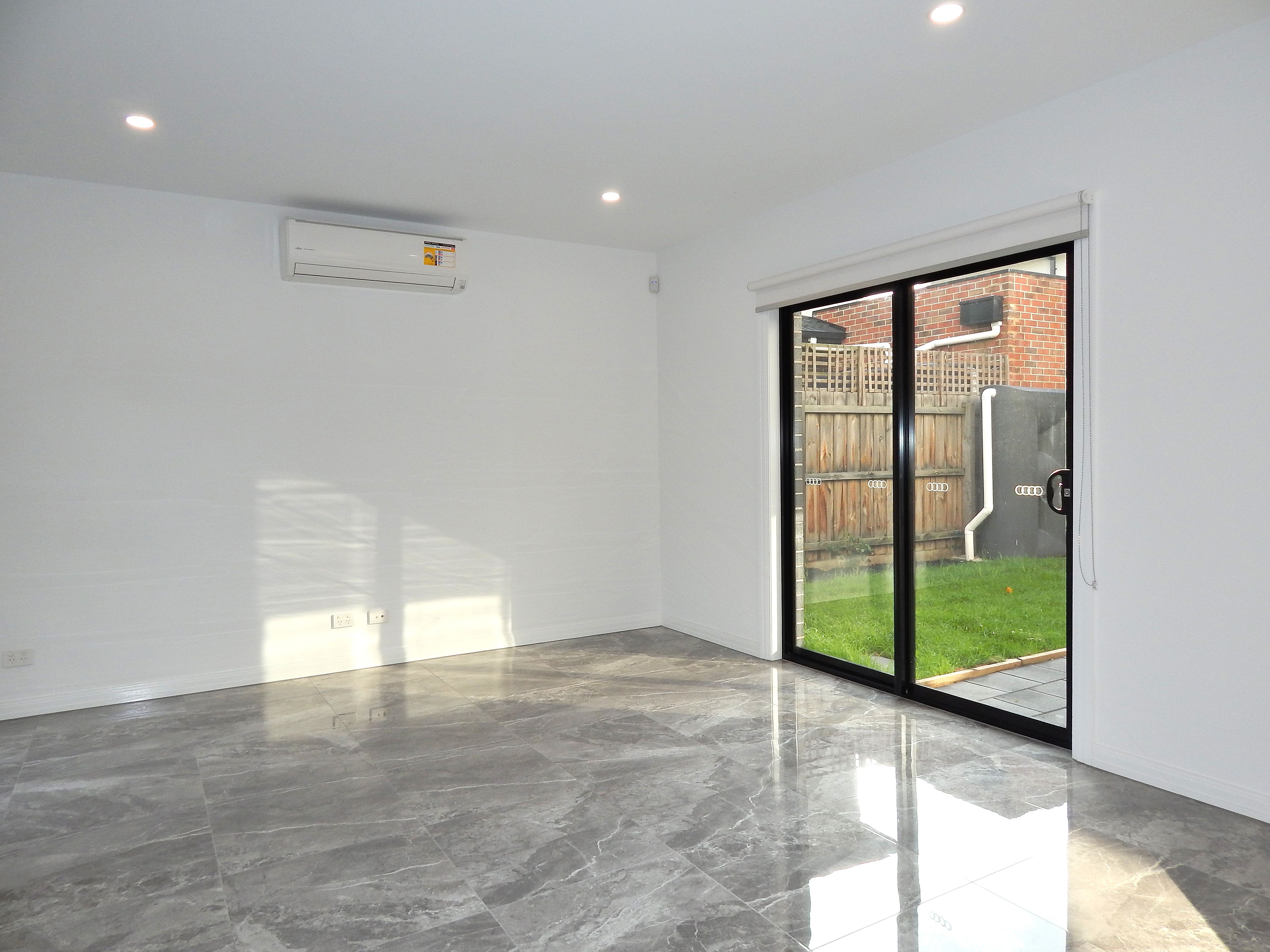 1/128 McMahon Road, Reservoir, VIC 3073