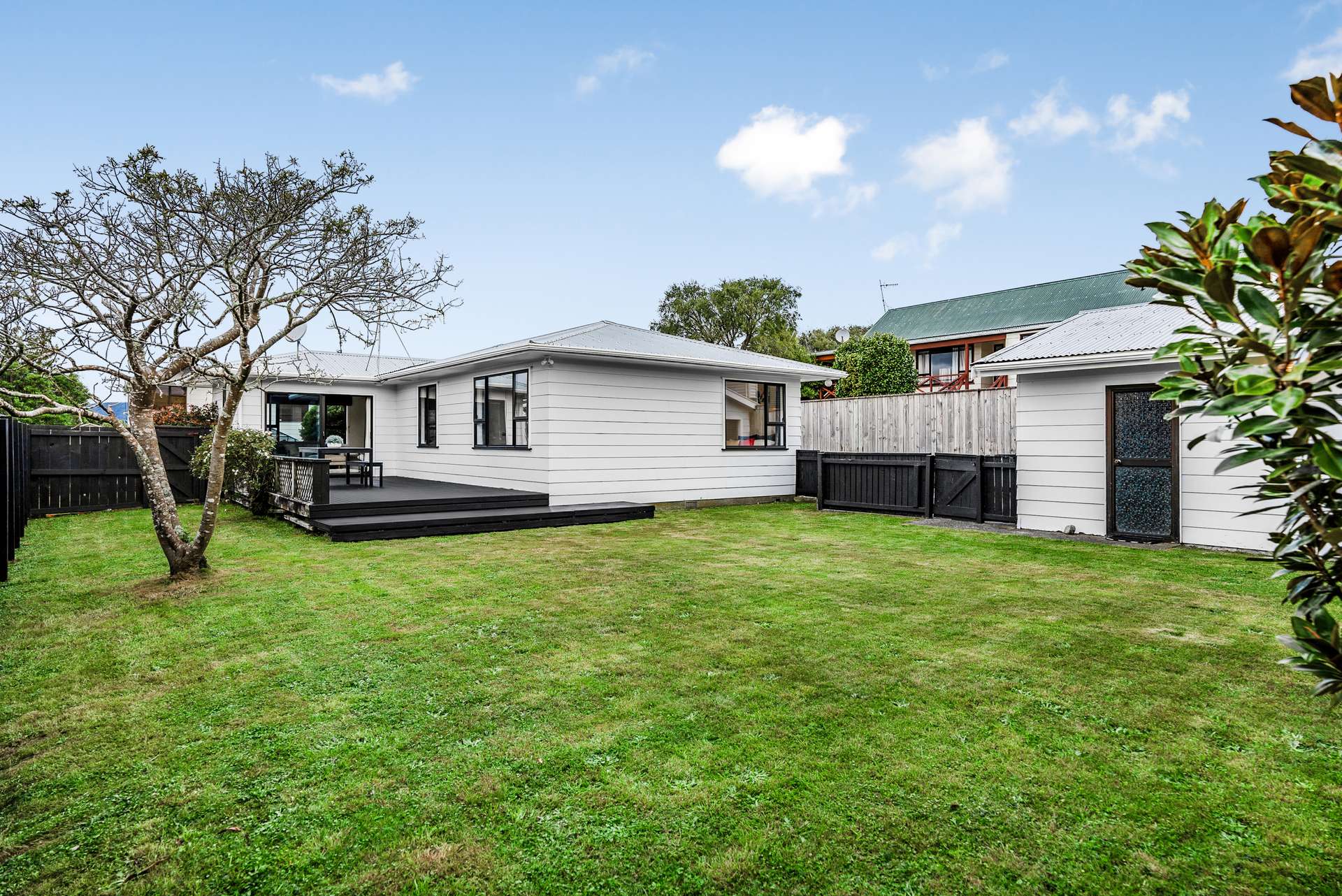 8 Drummond Crescent photo 0