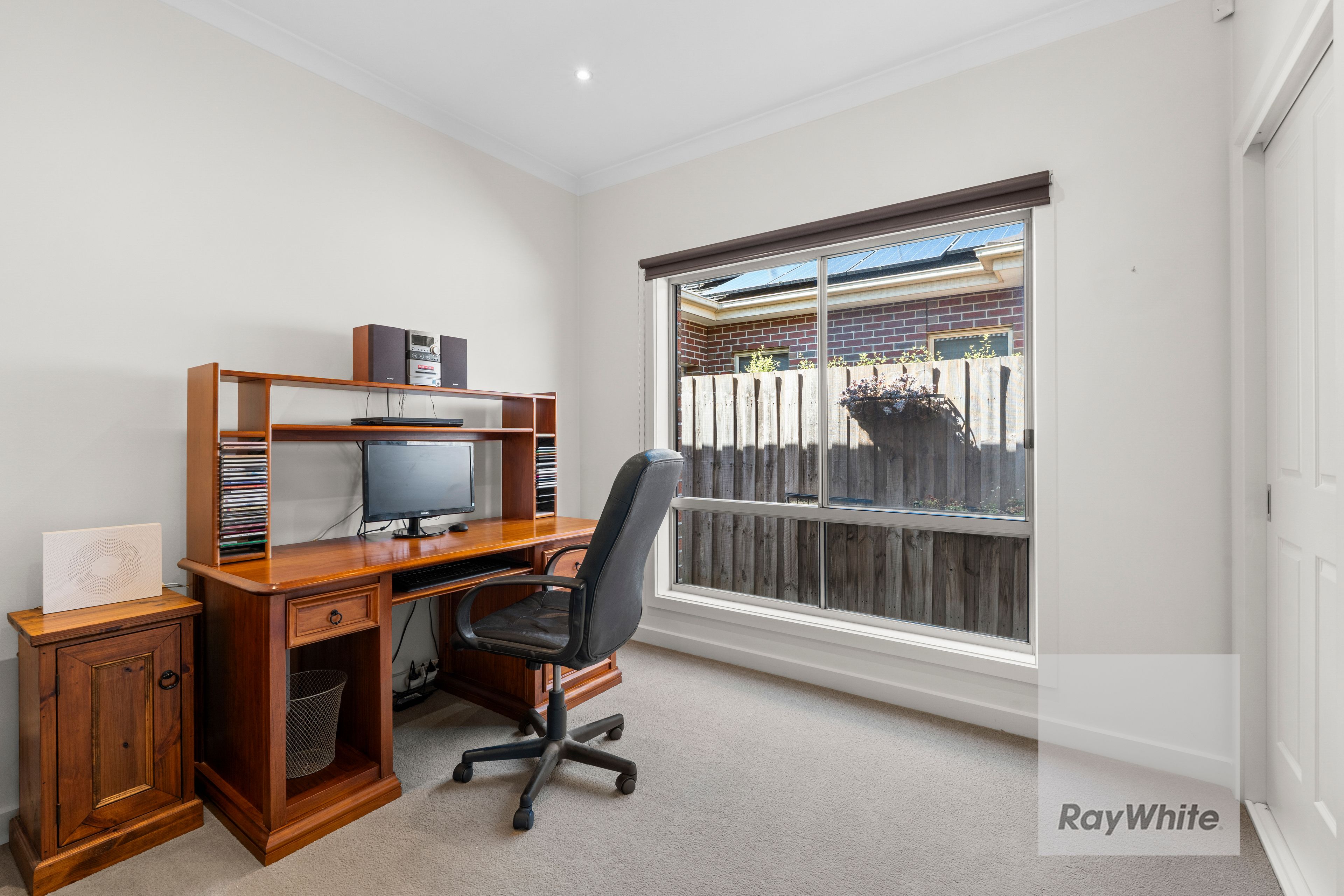 32 Neddletail Crescent — photo 12 of 16