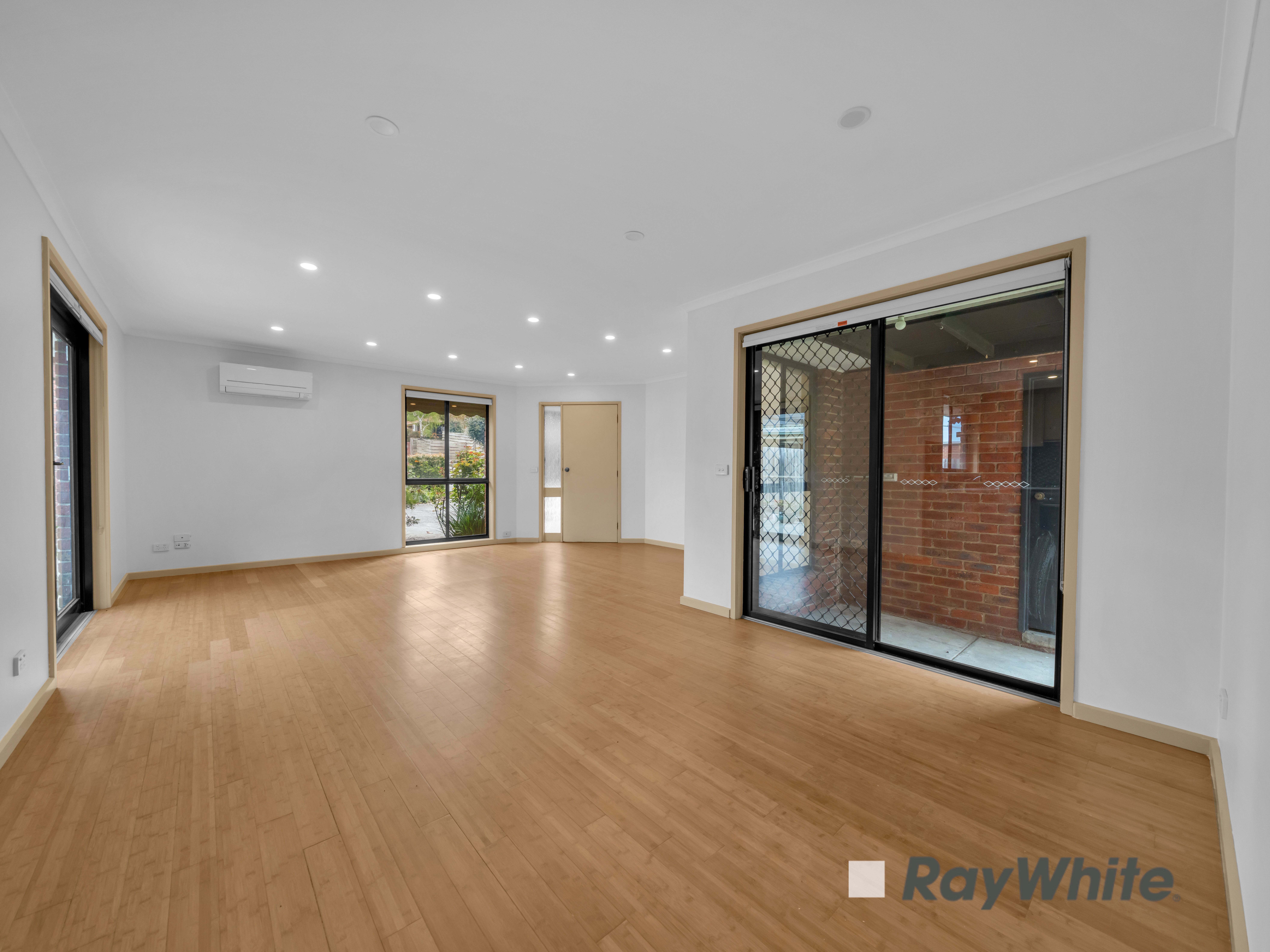 3/30-32 Blackwood Drive — photo 3 of 11