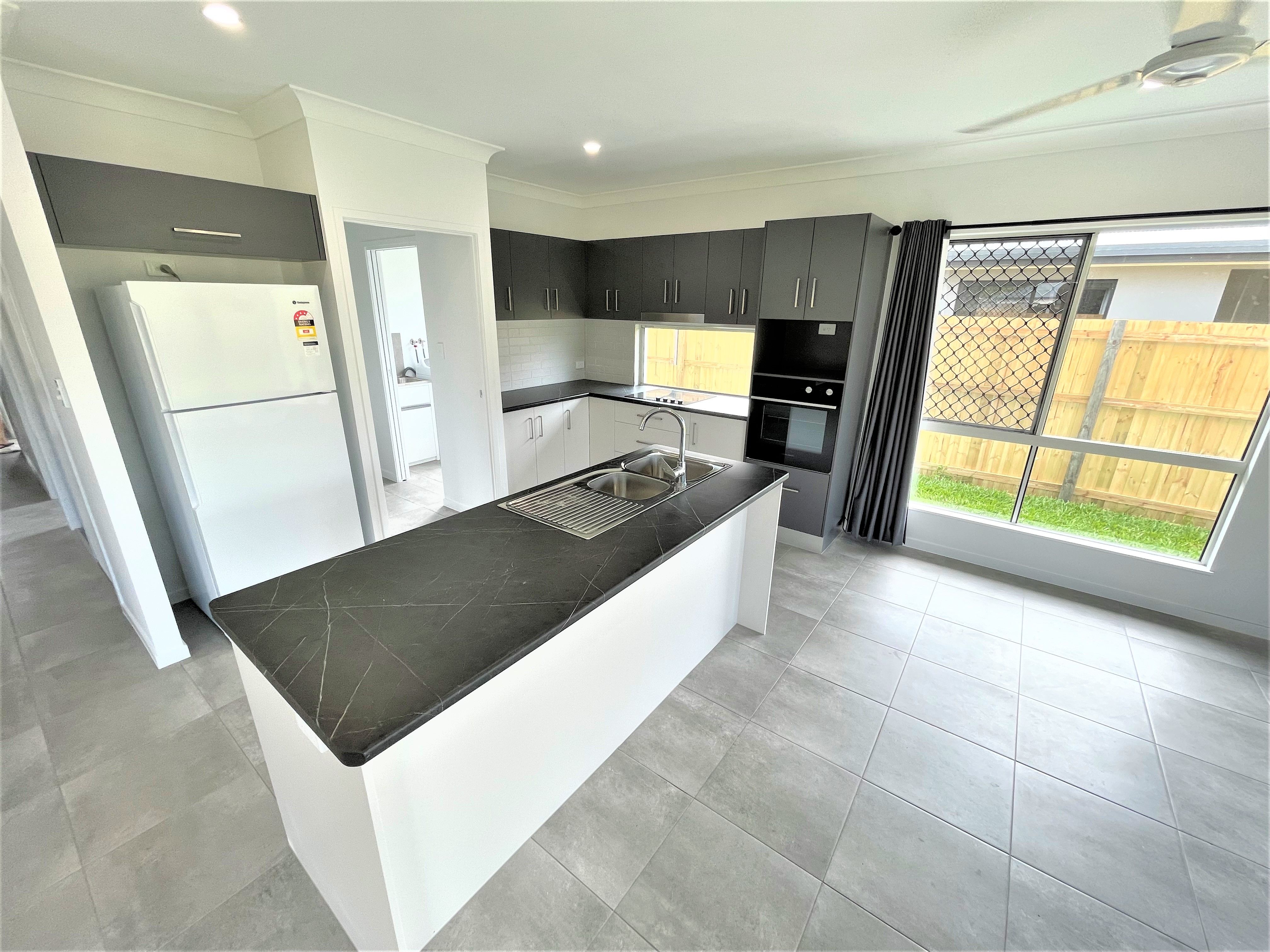 28 Orient Bend, SMITHFIELD HEIGHTS, QLD 4878