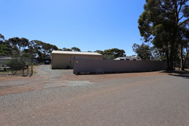 13 Clianthus Road, Kambalda West WA 6442