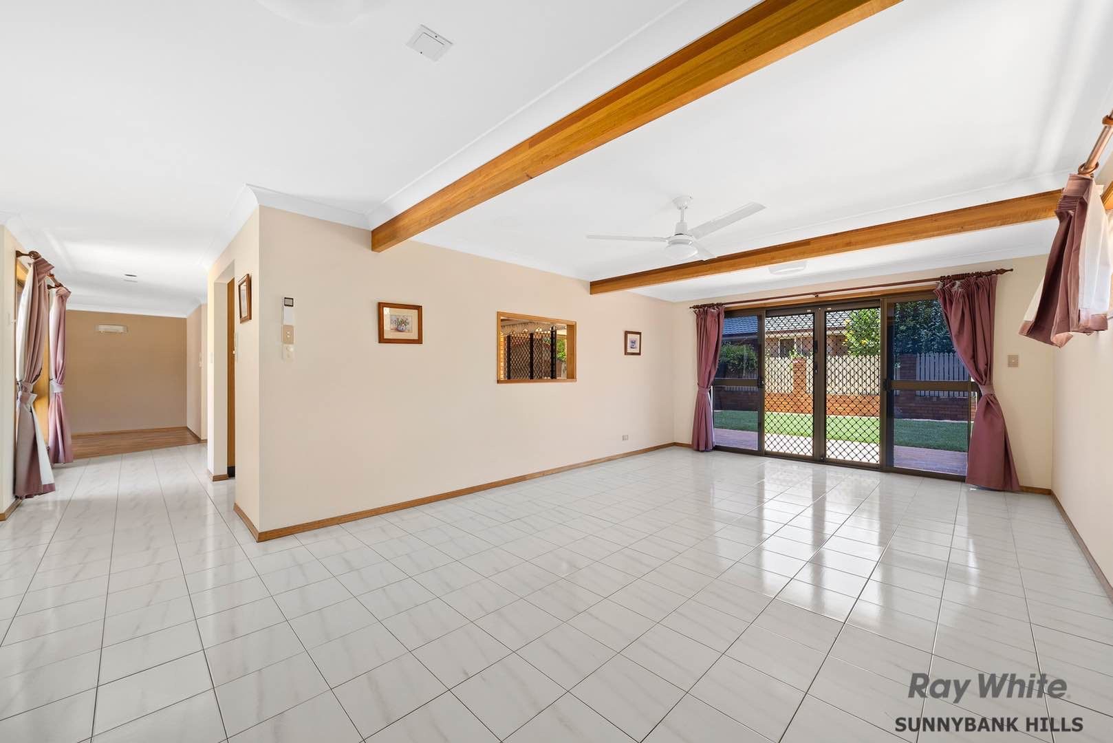 28 Lamona Circuit, Sunnybank Hills, QLD 4109