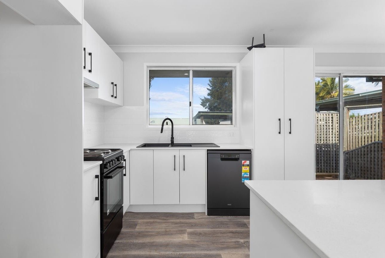 33 Middle Street — photo 7 of 11