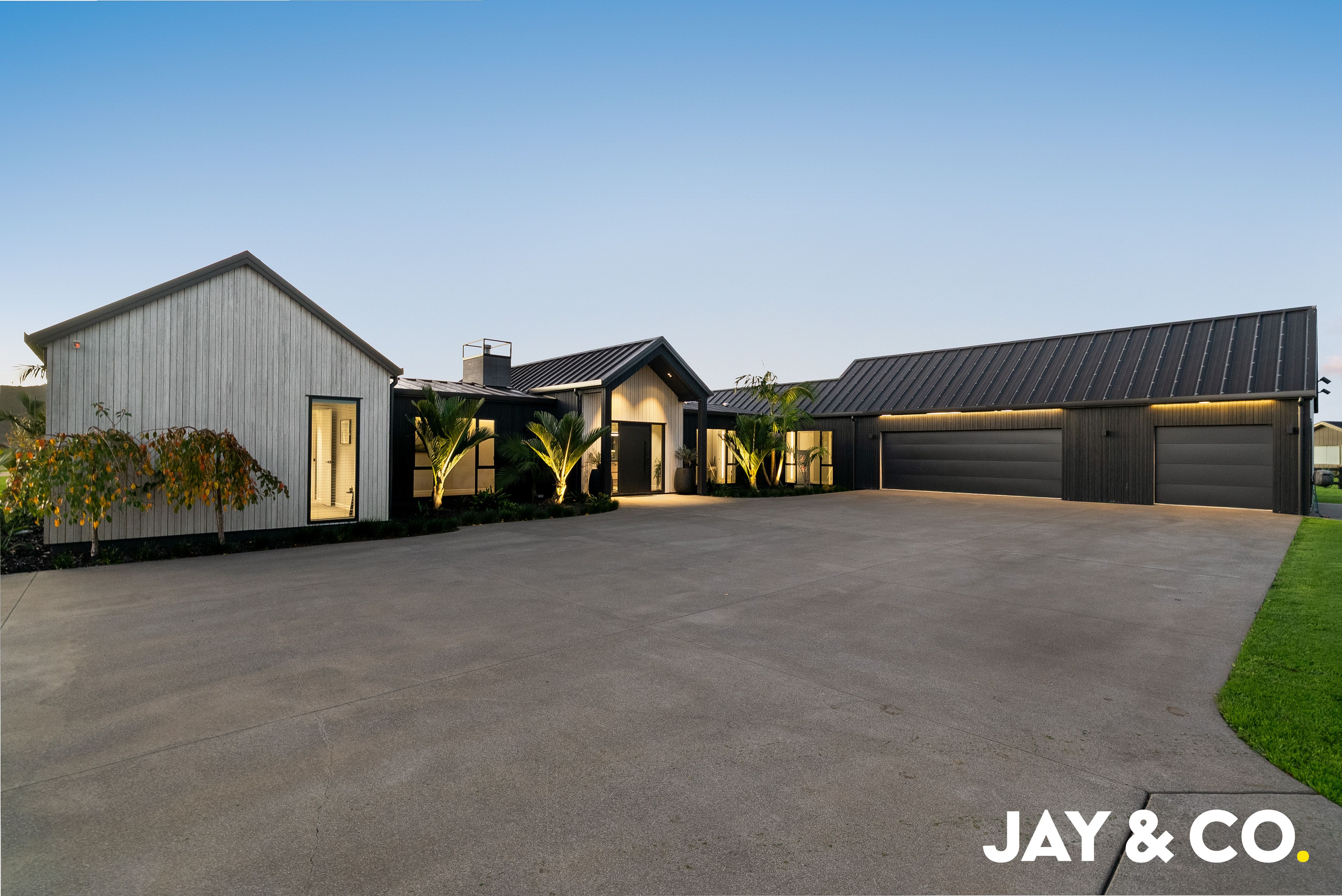 5 Rossbern Lane, Clevedon, Manukau City