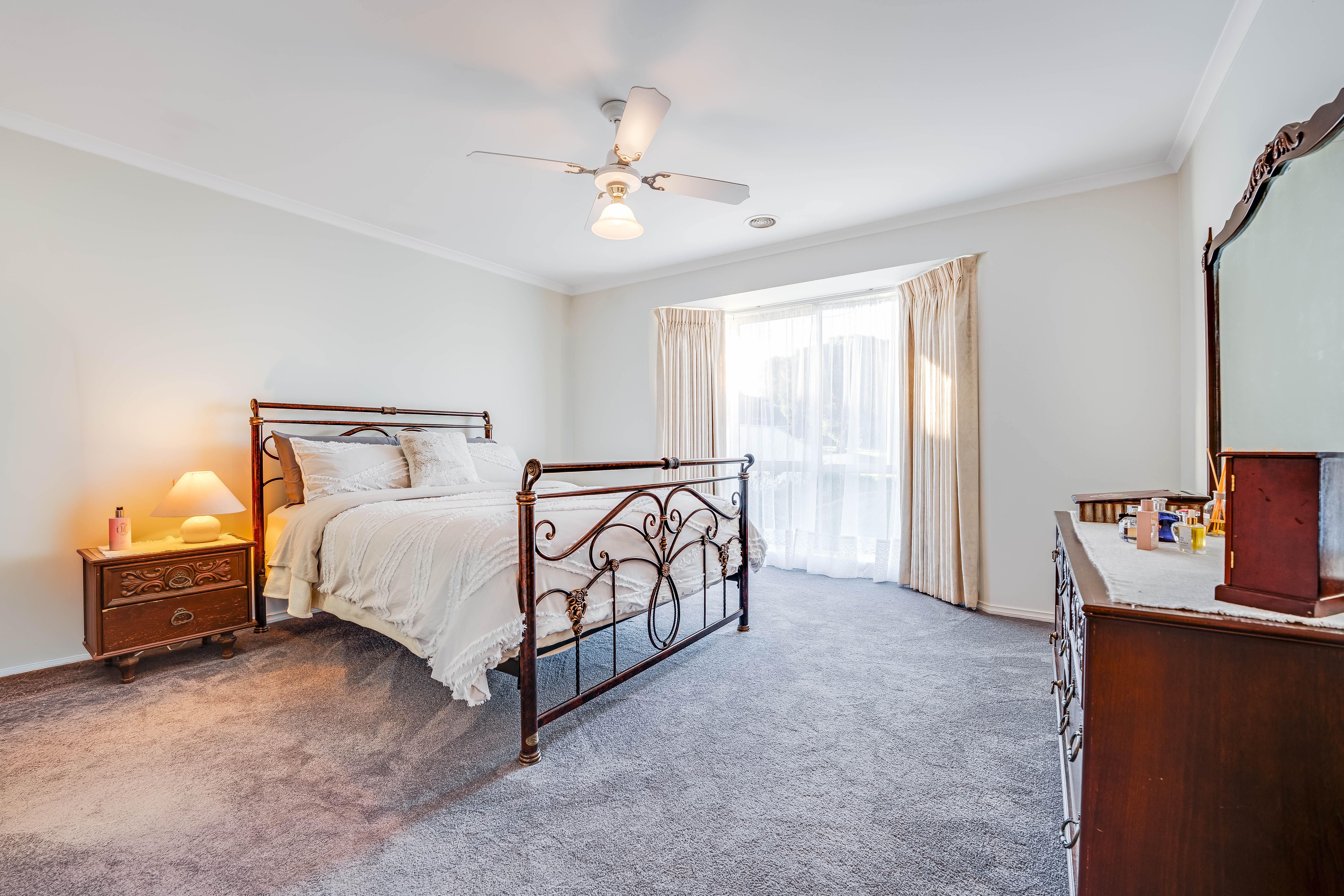 663 Pearsall Street — photo 7 of 30