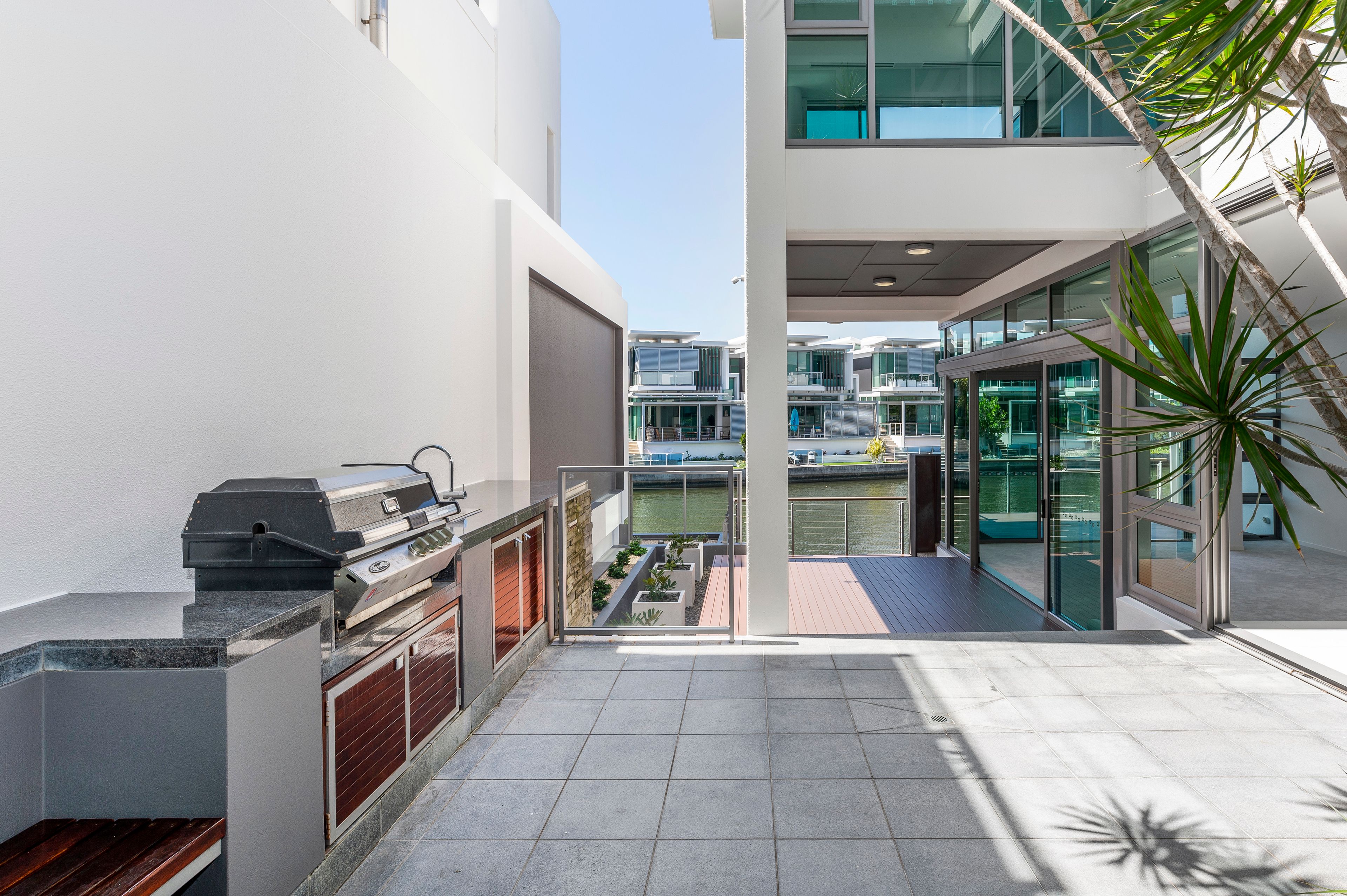 4102/2 Ephraim Island, PARADISE POINT, QLD 4216