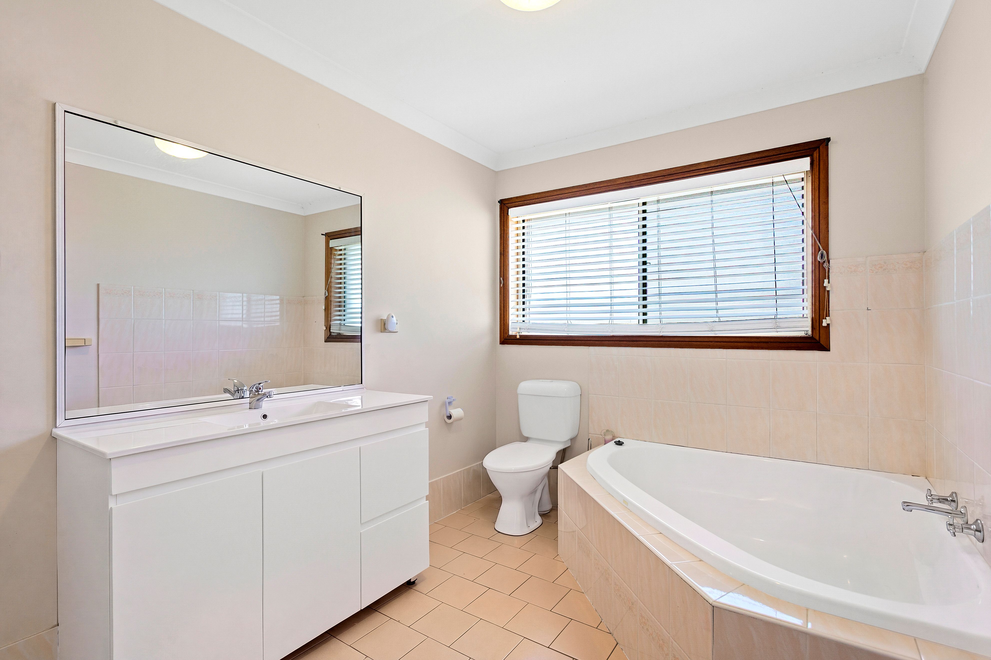 4/1-3 Robertson Street — photo 8 of 9