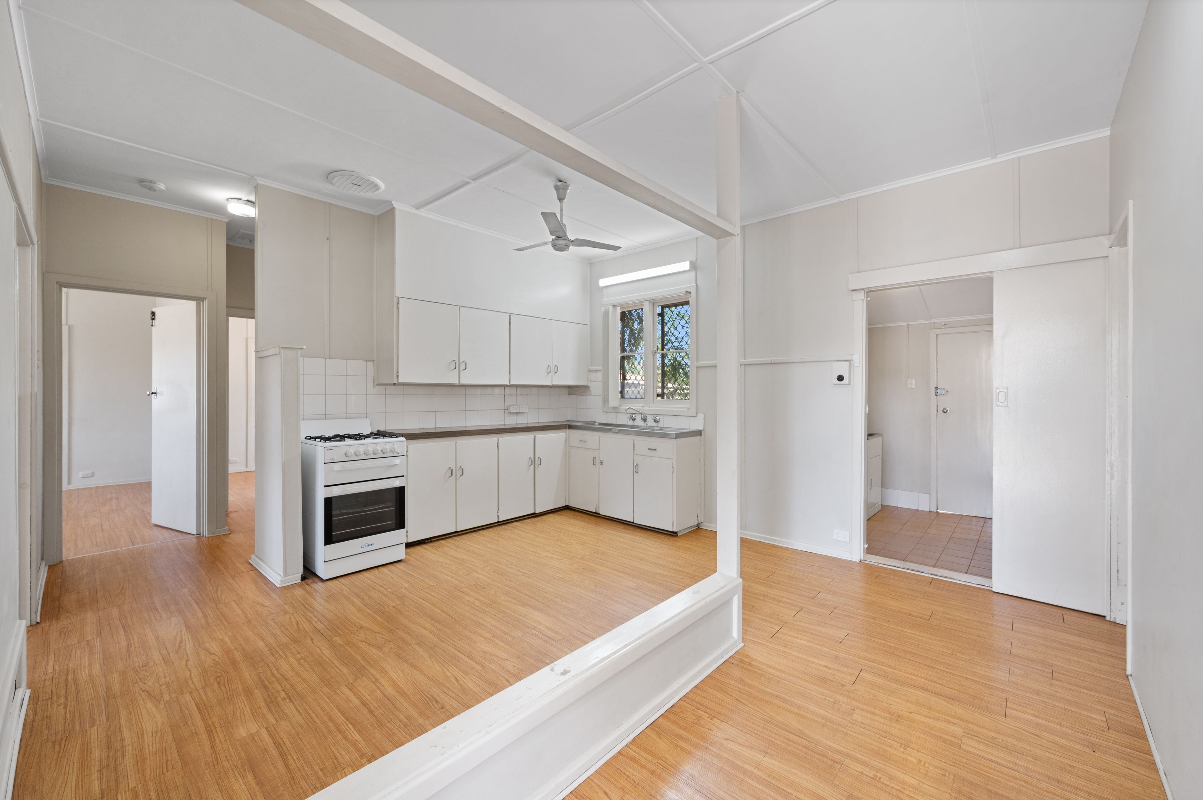 38 Pedlar Street — photo 2 of 29