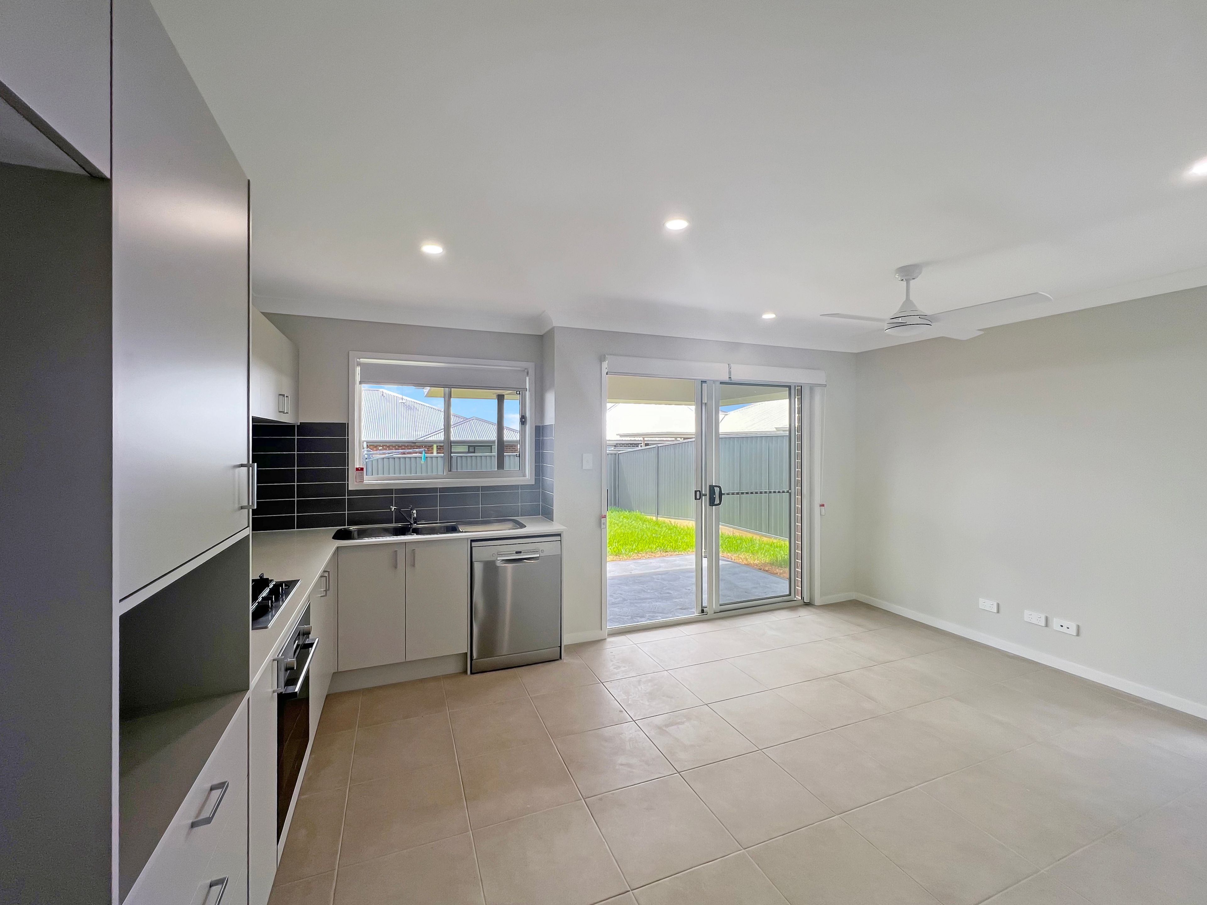 2/3 Eucalyptus Terrace, Cessnock, NSW 2325