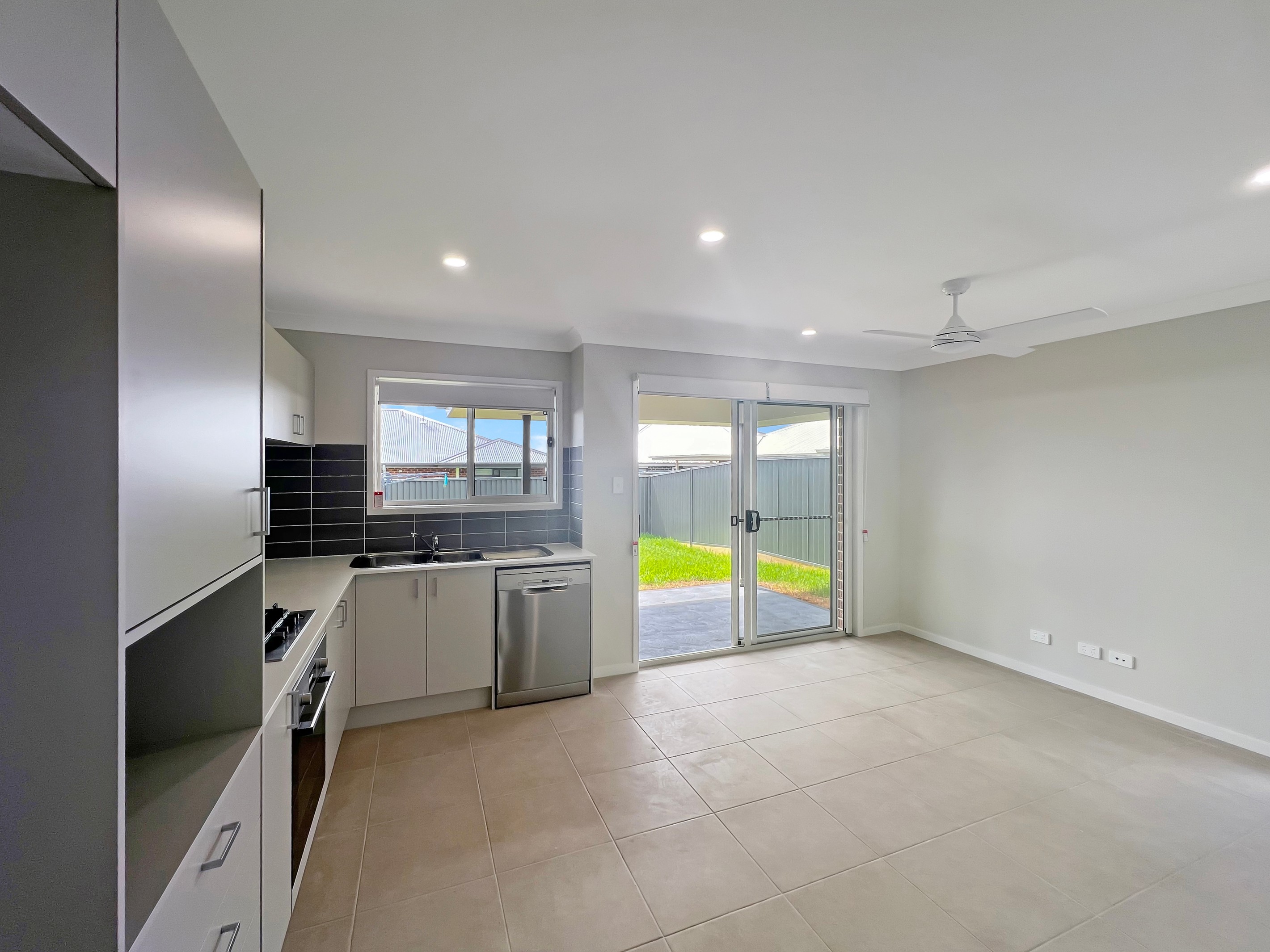2/3 Eucalyptus Terrace, Cessnock, NSW 2325