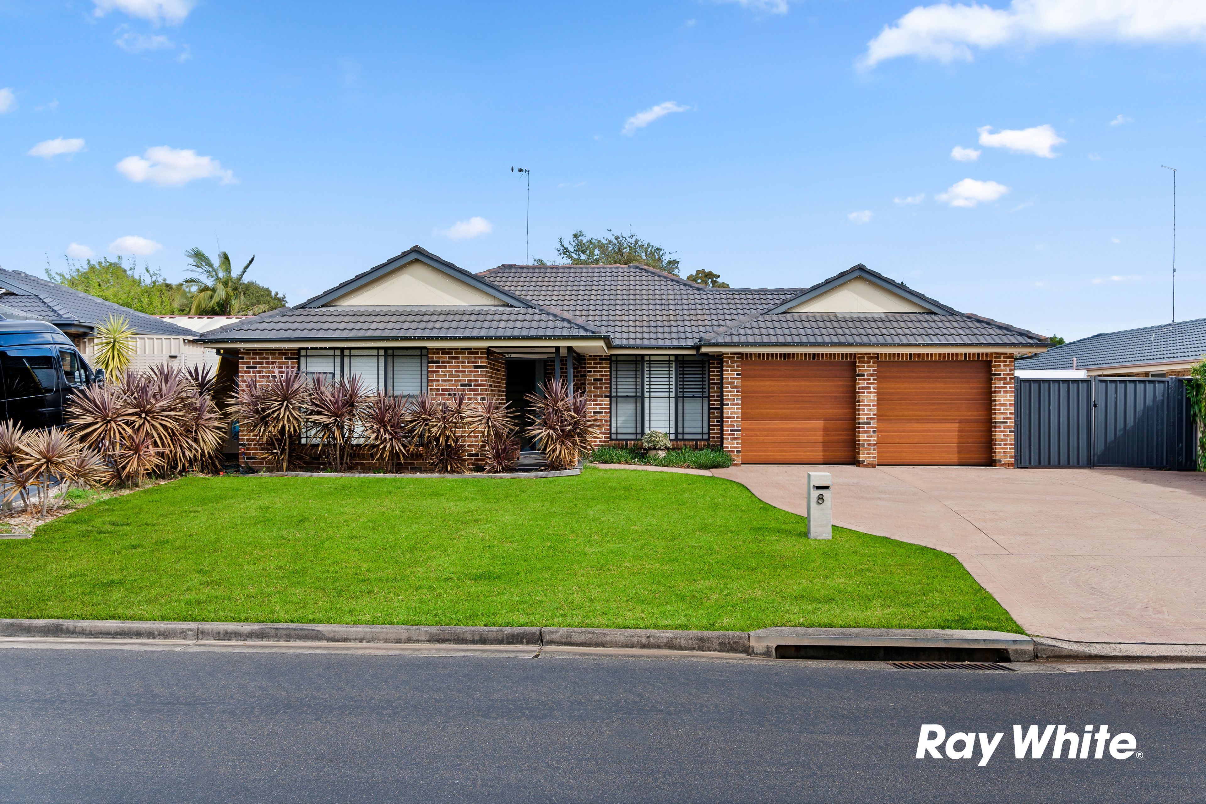 8 Chateau Terrace, Quakers Hill NSW 2763
