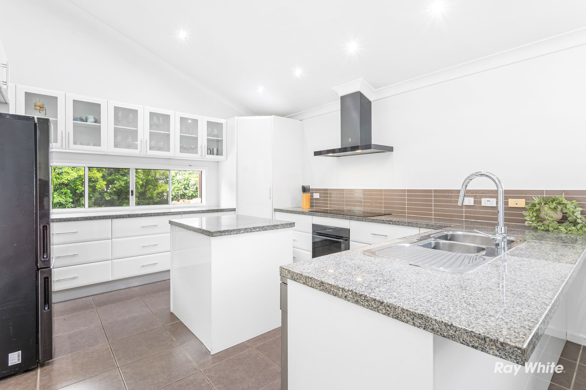 9 Cocoanut Point Drive, Zilzie, QLD 4710