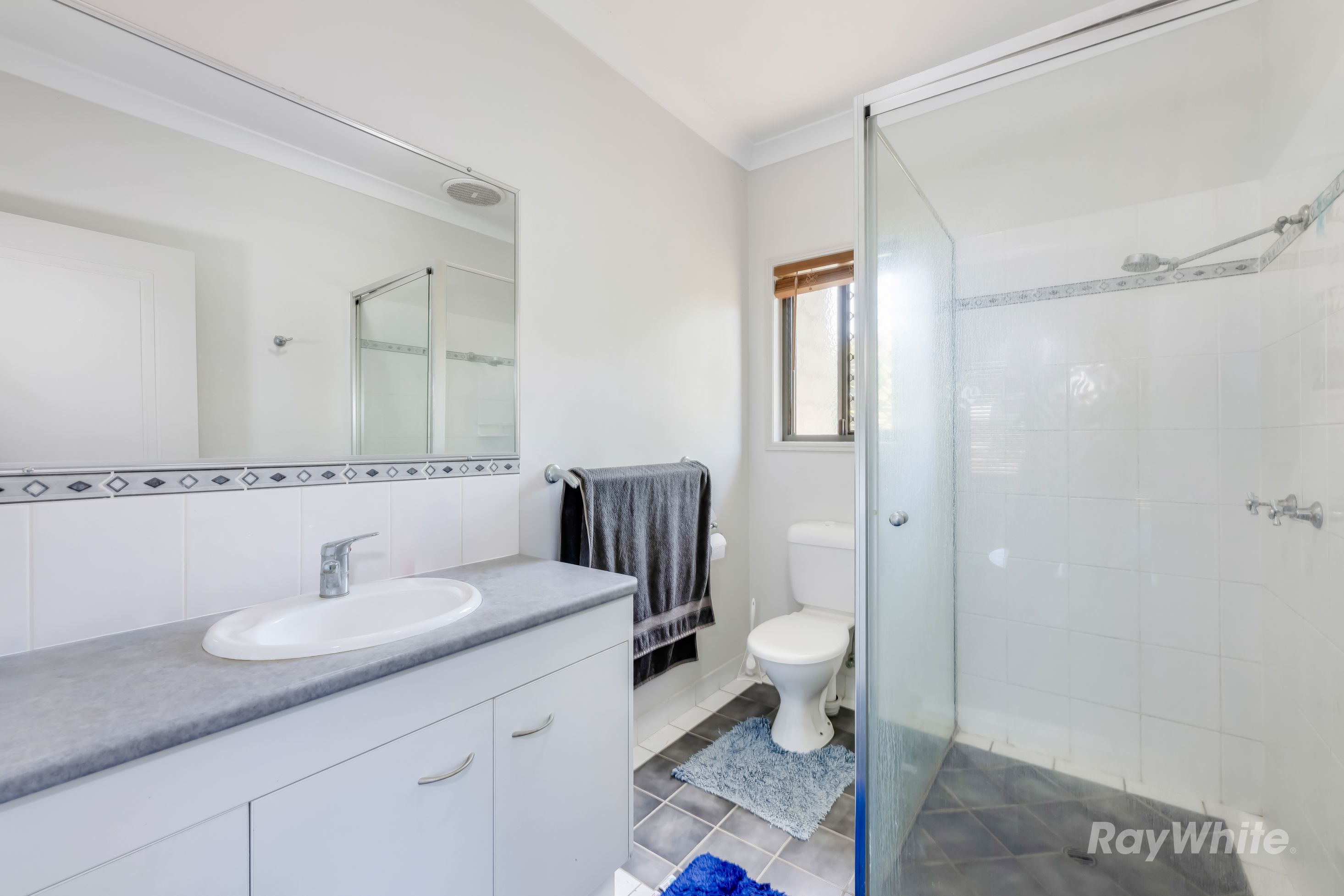 13 Raewood Close — photo 14 of 30