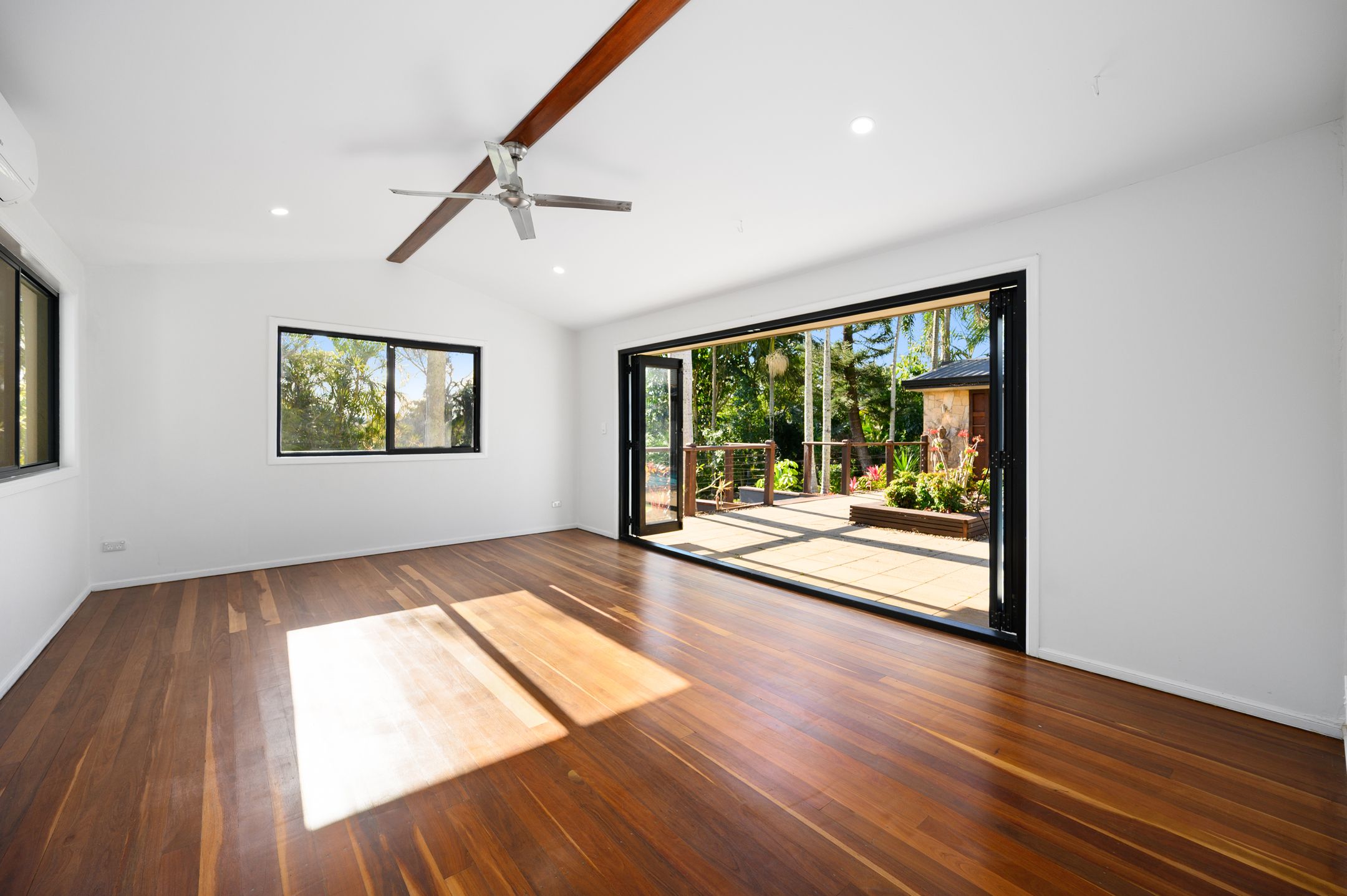 50-52 Helensvale Road — photo 14 of 24