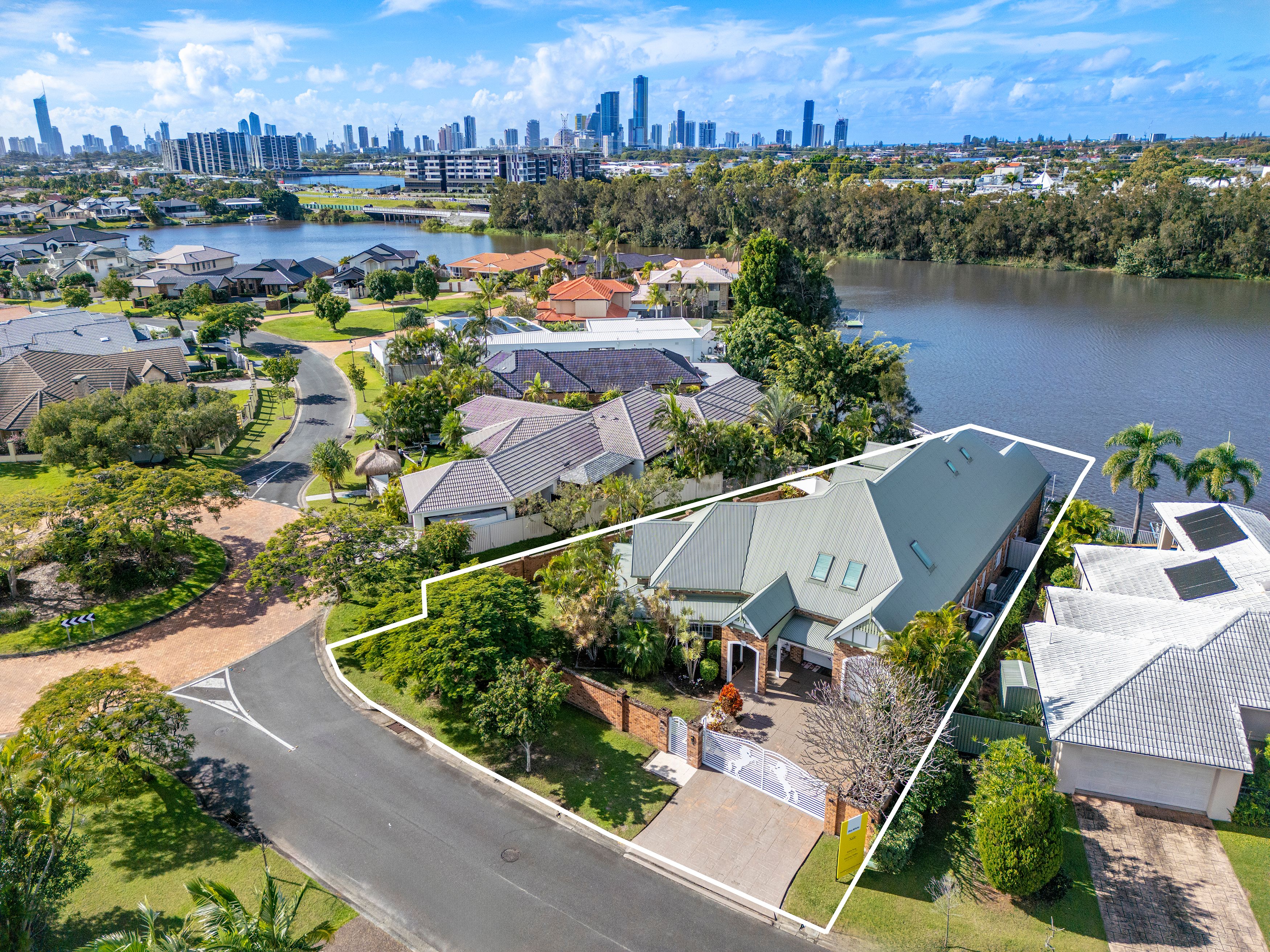 89 Port Jackson Boulevard, Clear Island Waters, QLD 4226