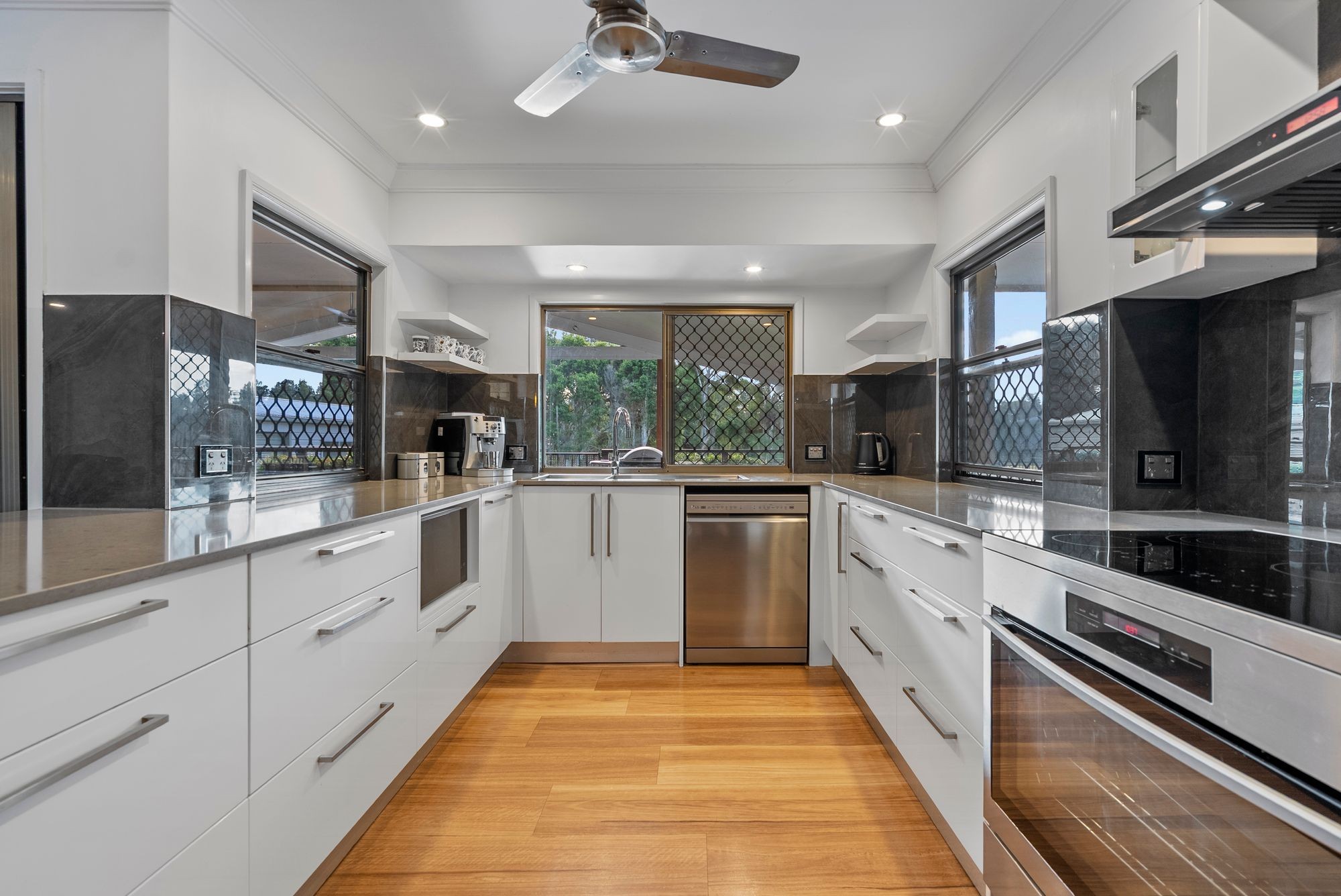 23 Madigan Road, Carrara, QLD 4211