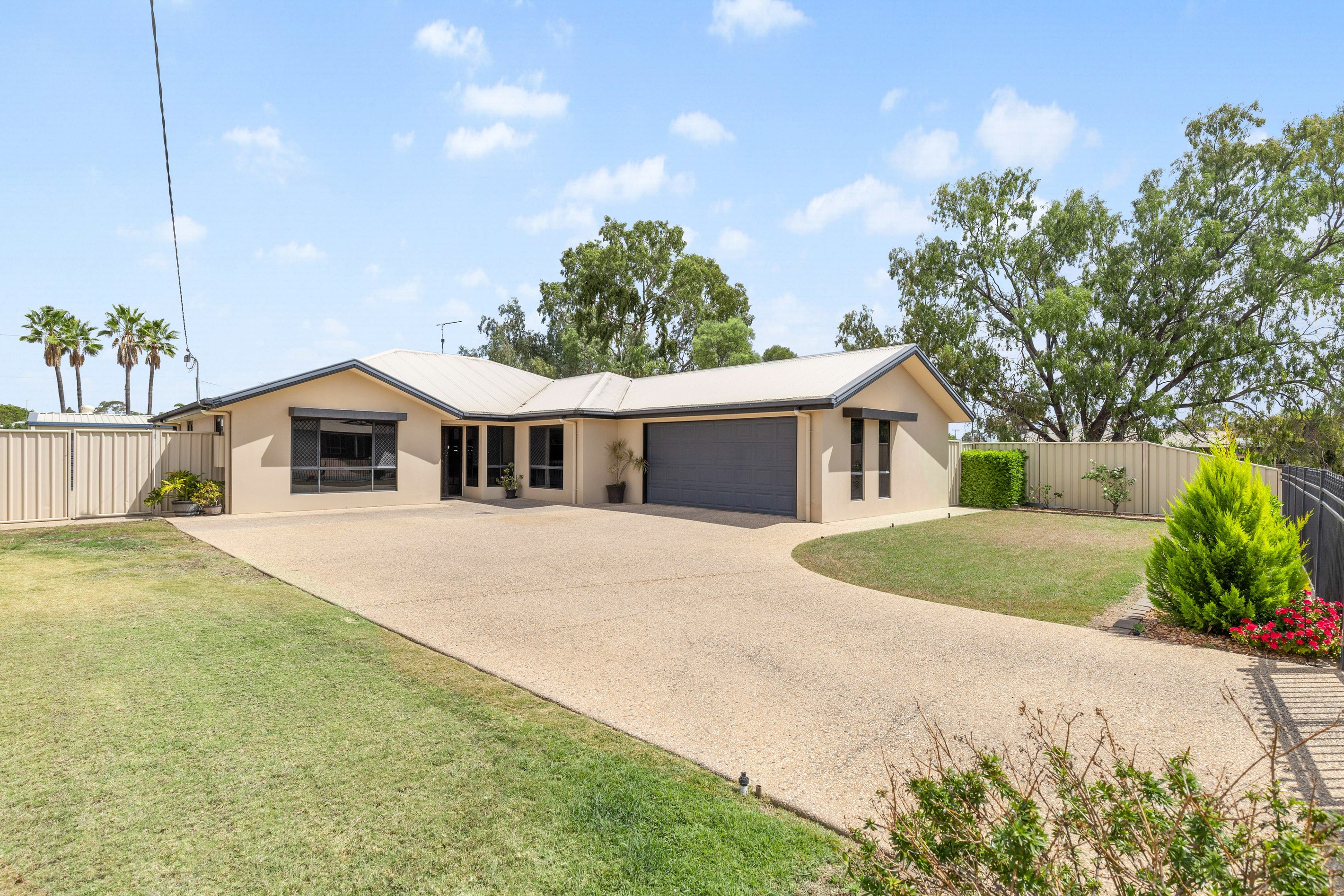 28 Crinum Crescent, Emerald, QLD 4720
