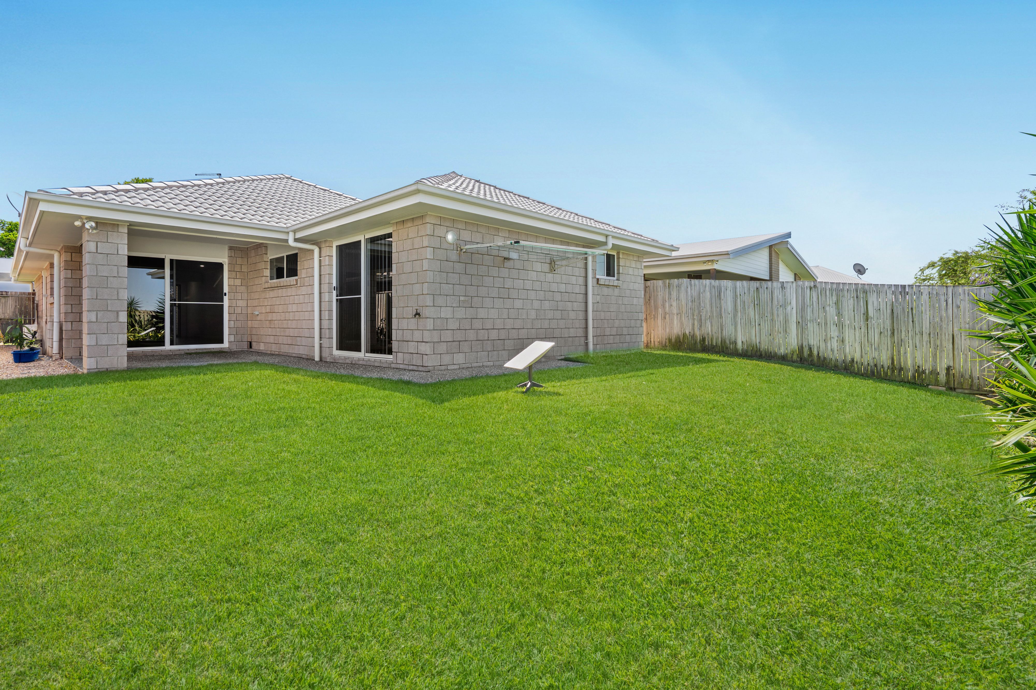 22 Benwerrin Street — photo 3 of 11