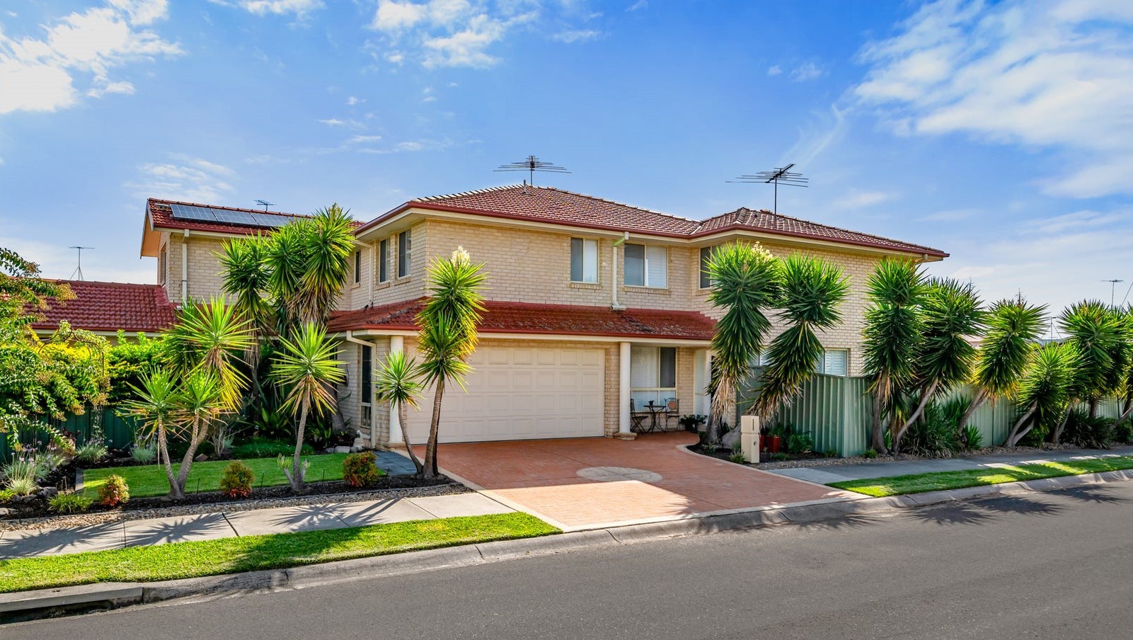 21B Winna Place, Glenmore Park, NSW 2745