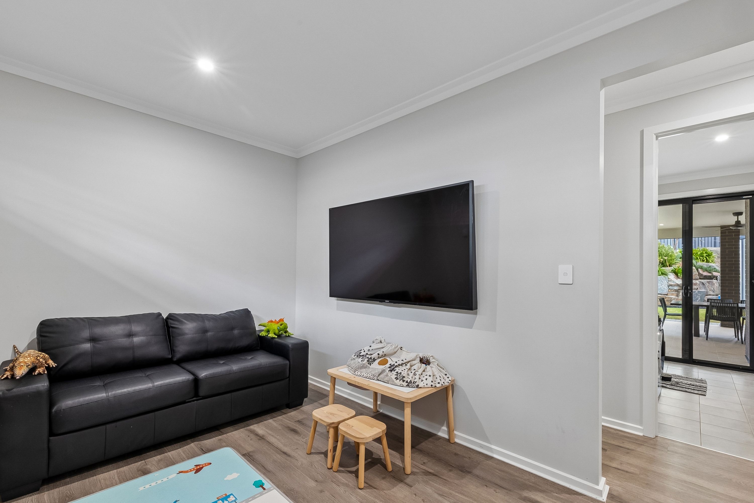 6 Ivan Court — photo 16 of 27
