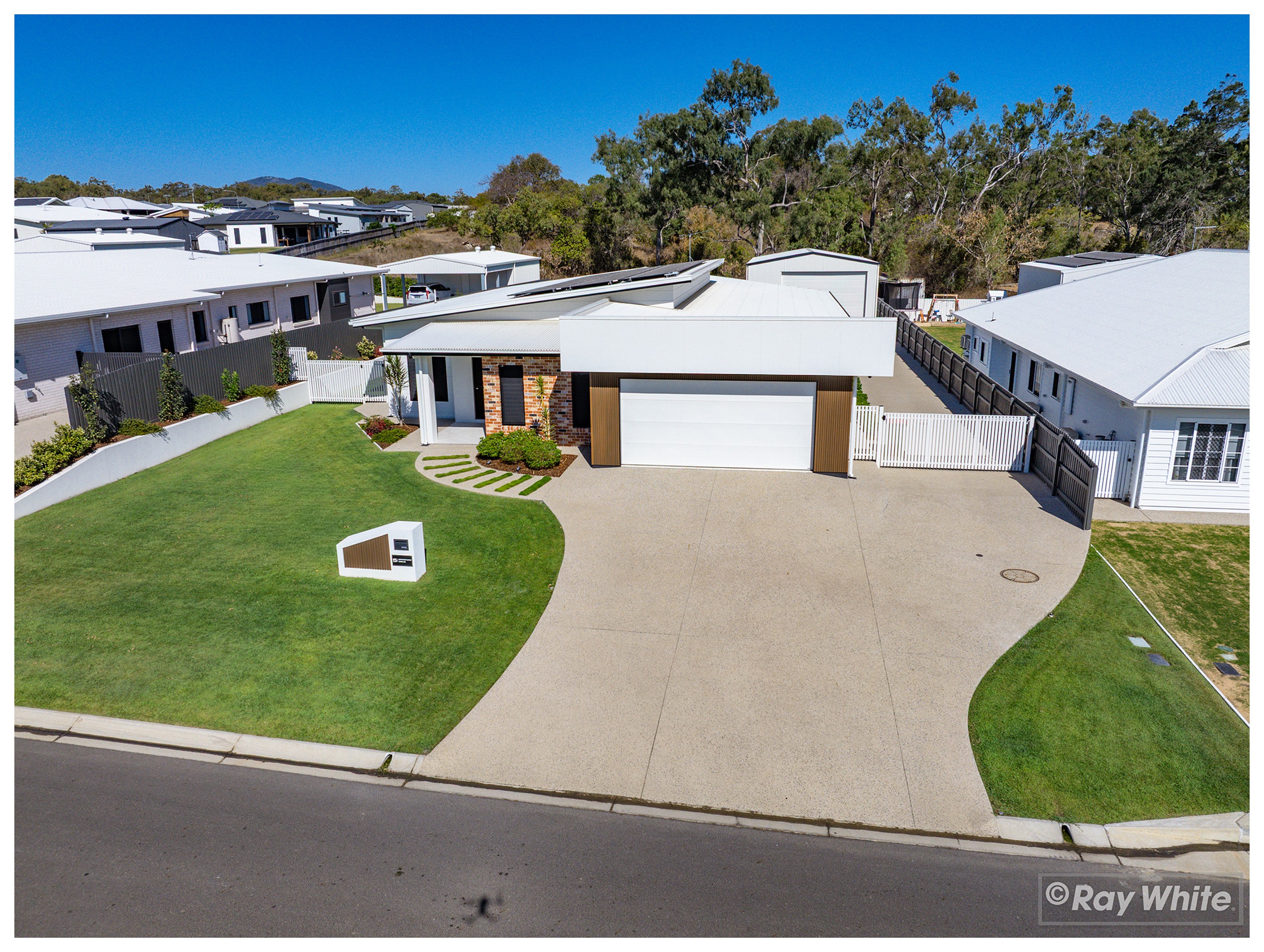 5 Bradford Drive, Parkhurst, QLD 4702