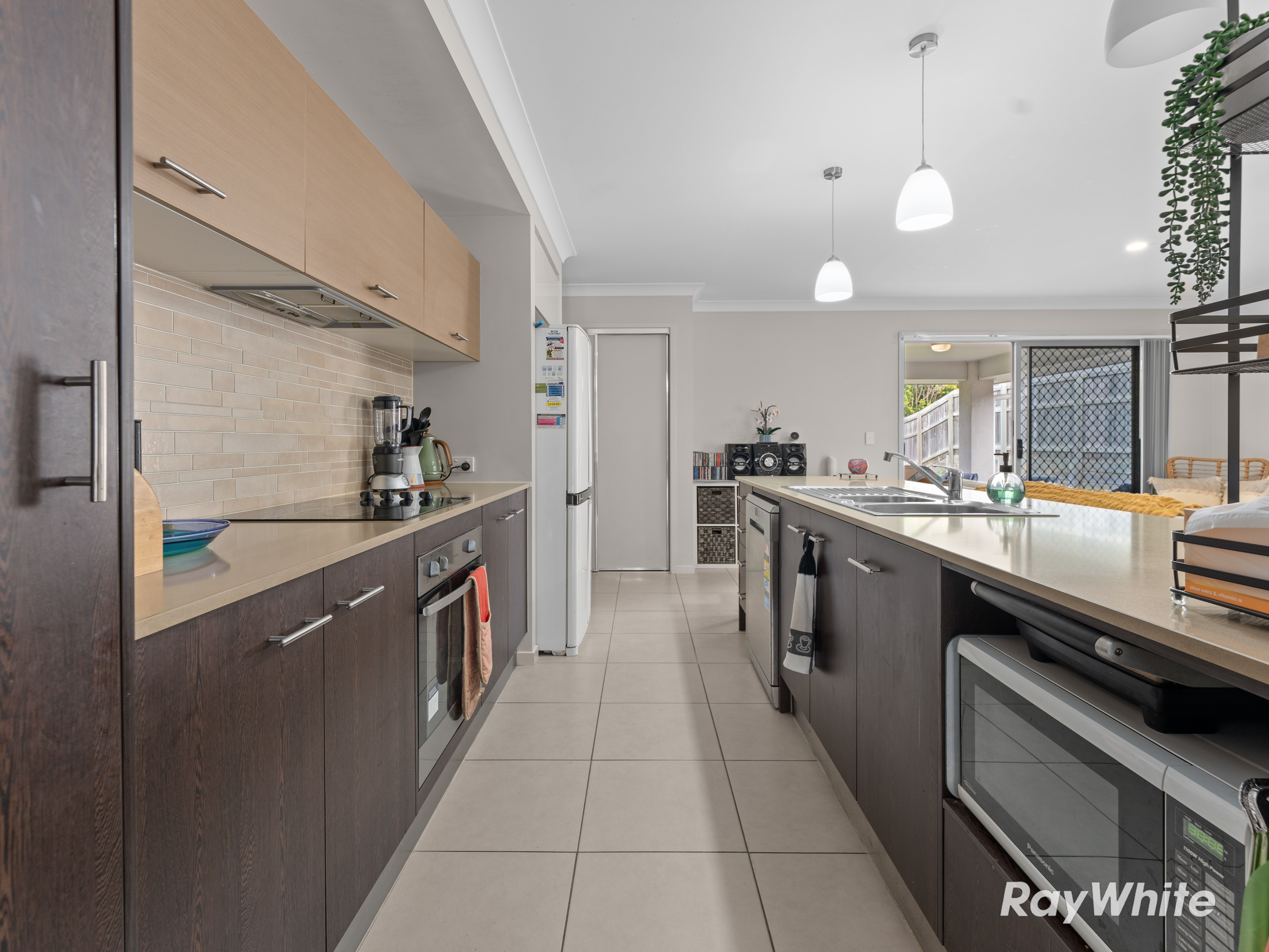 13 Azure Court, Deebing Heights, QLD 4306