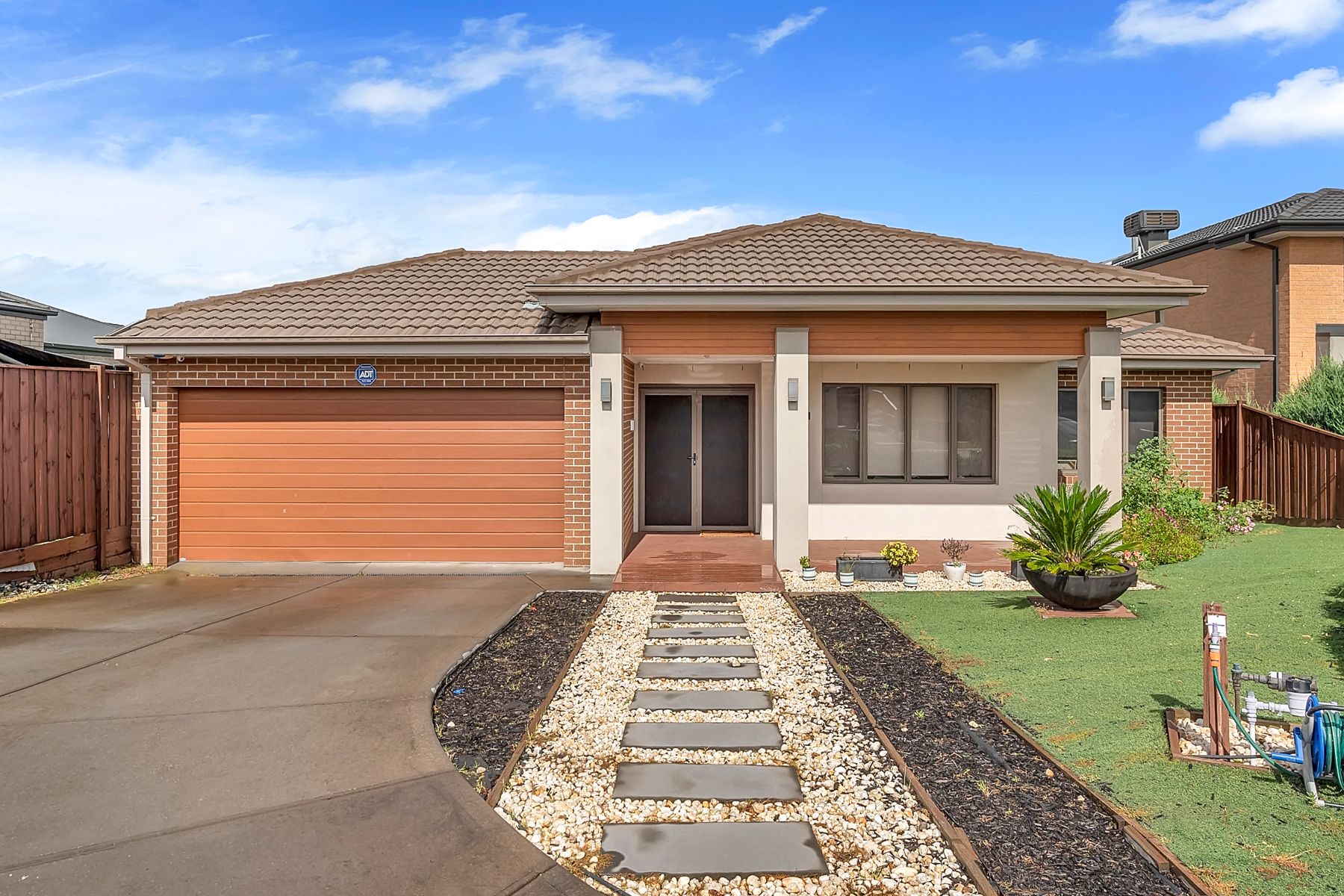 8 Christine Court, Greenvale, VIC 3059