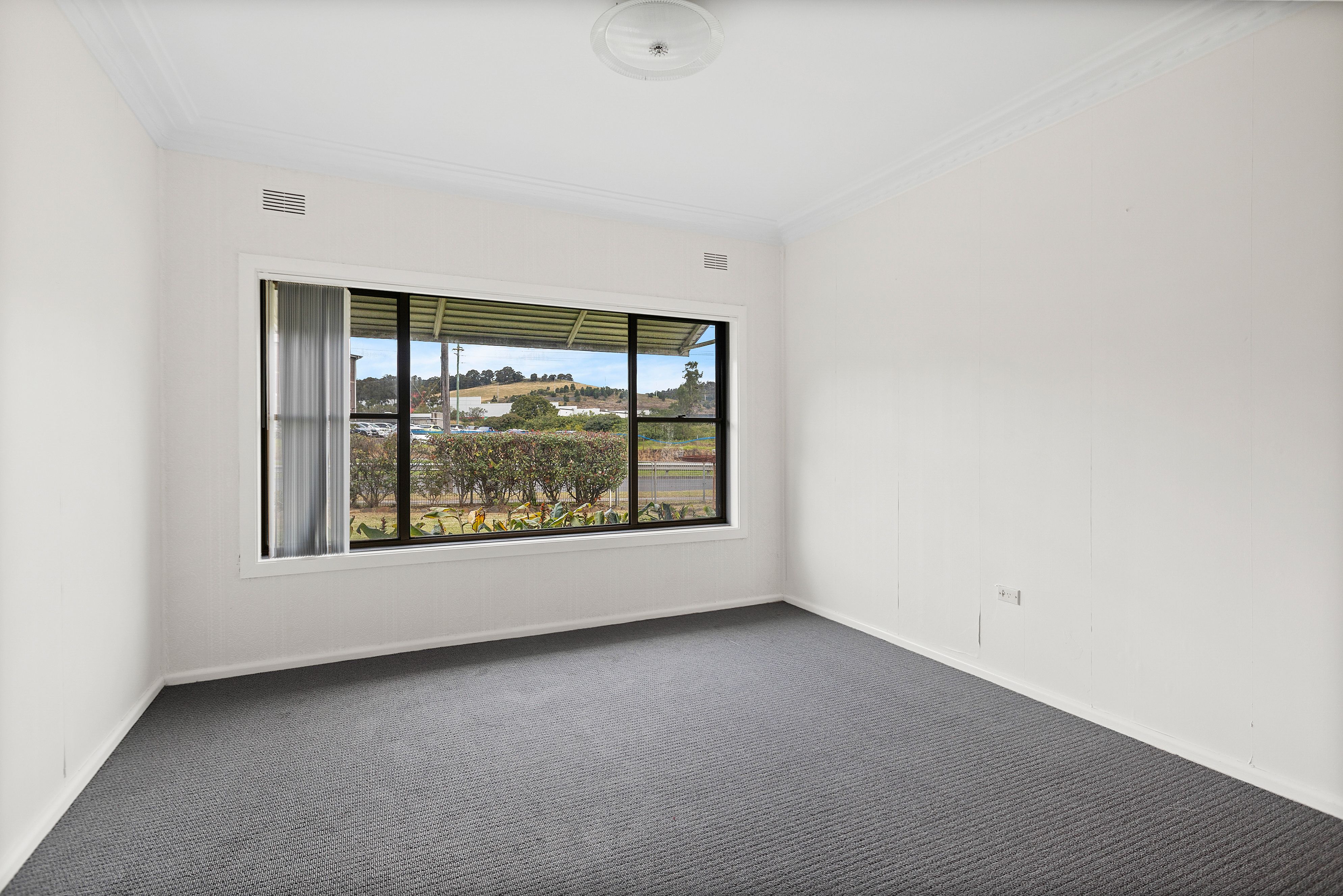 11 Pioneer Drive, Oak Flats, NSW 2529