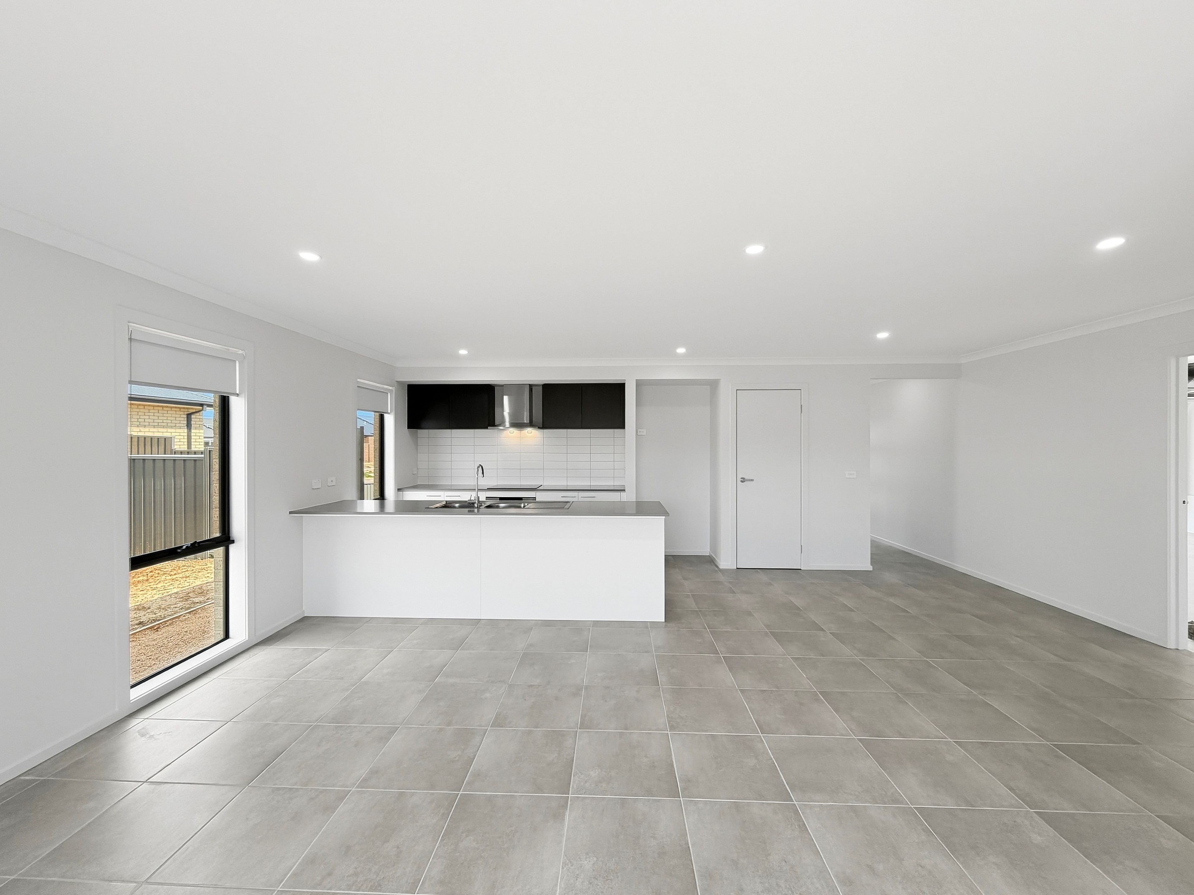10 Kookaburra Street — photo 3 of 11